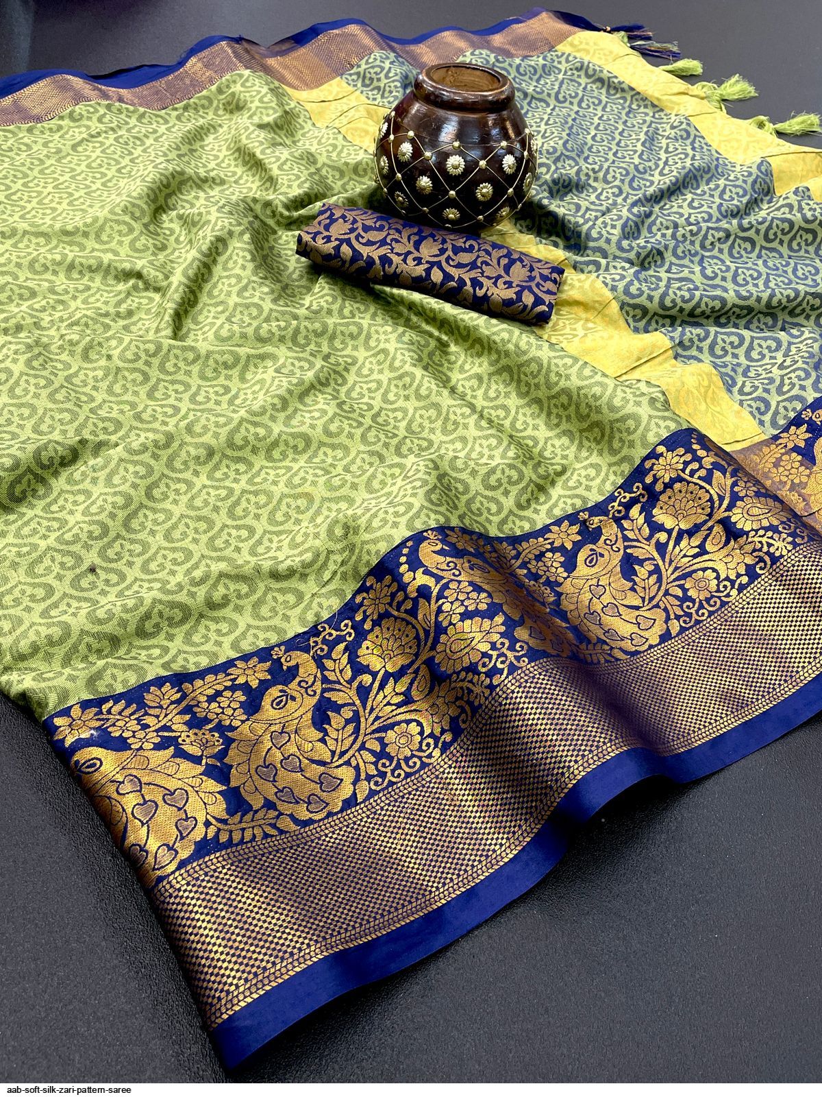 AAB SOFT SILK ZARI PATTERN SAREE