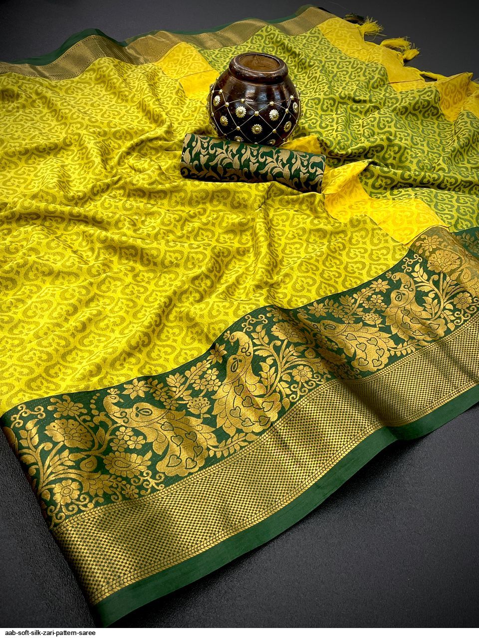 AAB SOFT SILK ZARI PATTERN SAREE