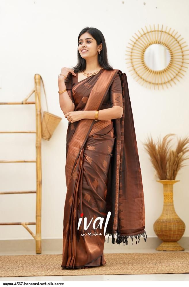 Beautiful Solid Jacquard Weave Graces This Beautiful Saree, Giving