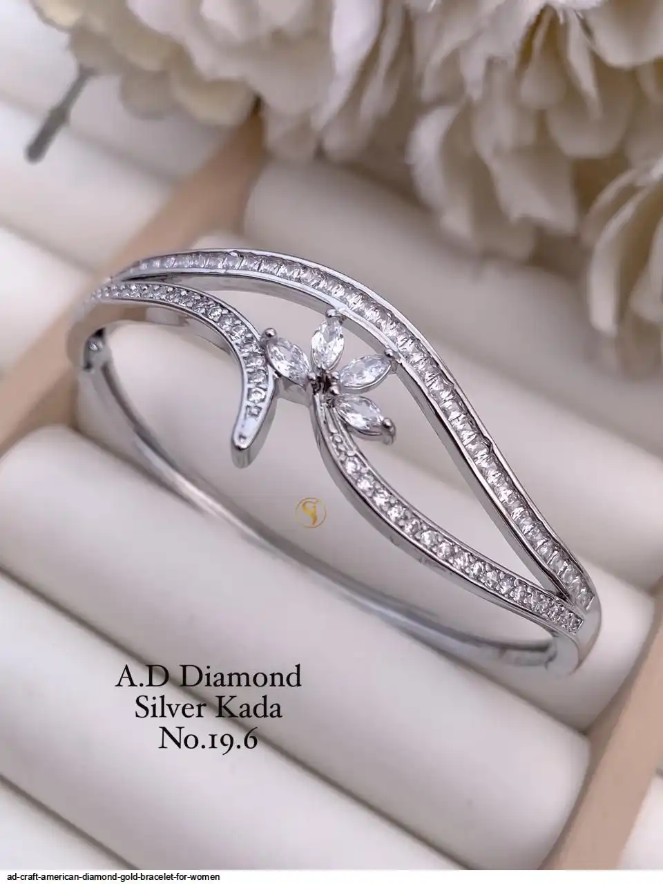 AD CRAFT AMERICAN DIAMOND GOLD BRACELET FOR WOMEN O