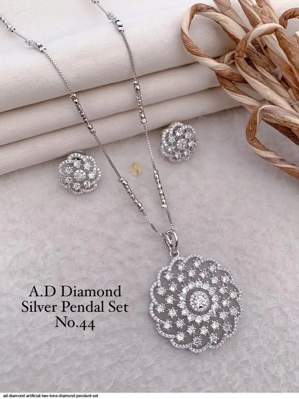 AD DIAMOND ARTIFICIAL TWO TONE DIAMOND PENDANT SET E