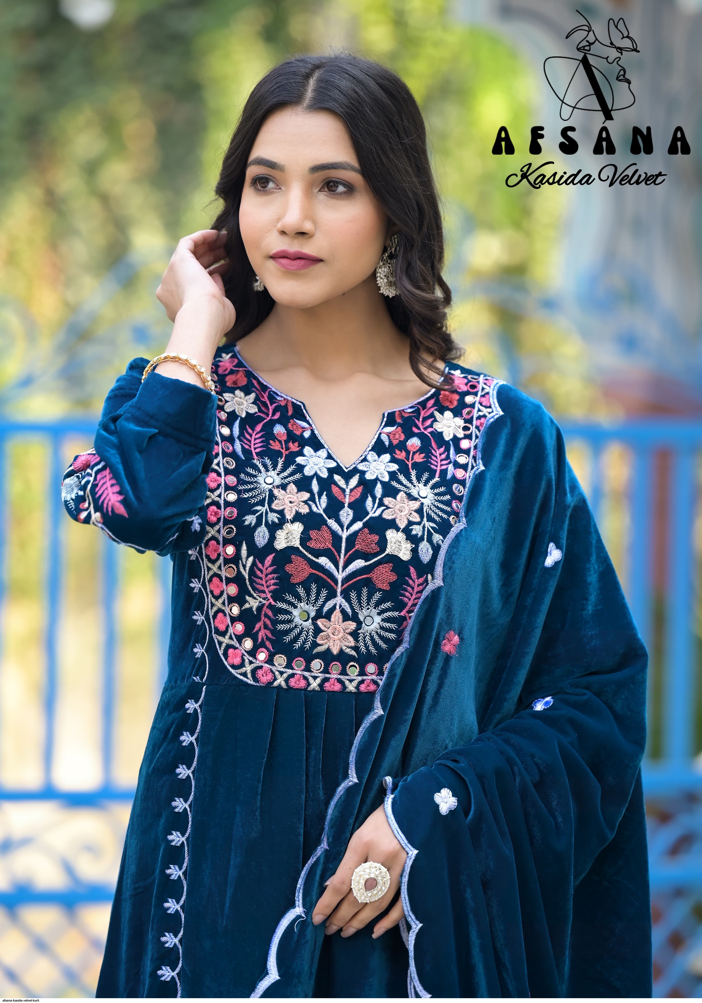 Festive Black Straight Velvet Kurti – anokherang