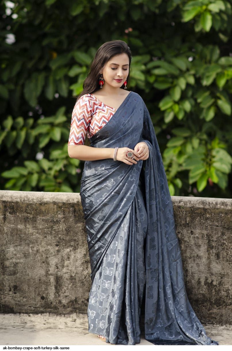 Get this Onion pink saree (Blouse not included) to look gorgeous