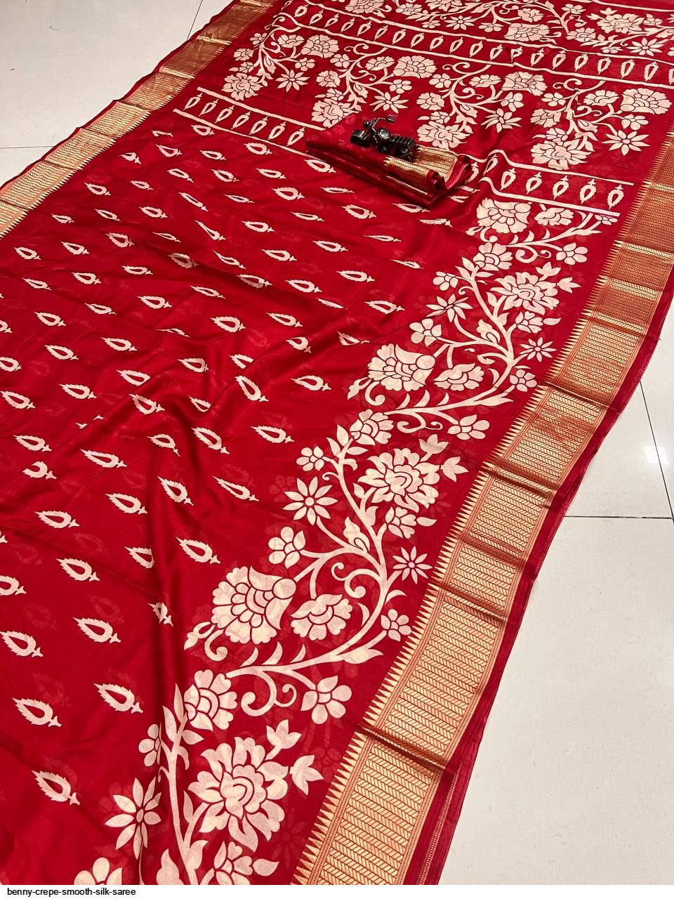 Benny creppy soft smooth With running blouse printed saree,silk saree,benny  silk saree