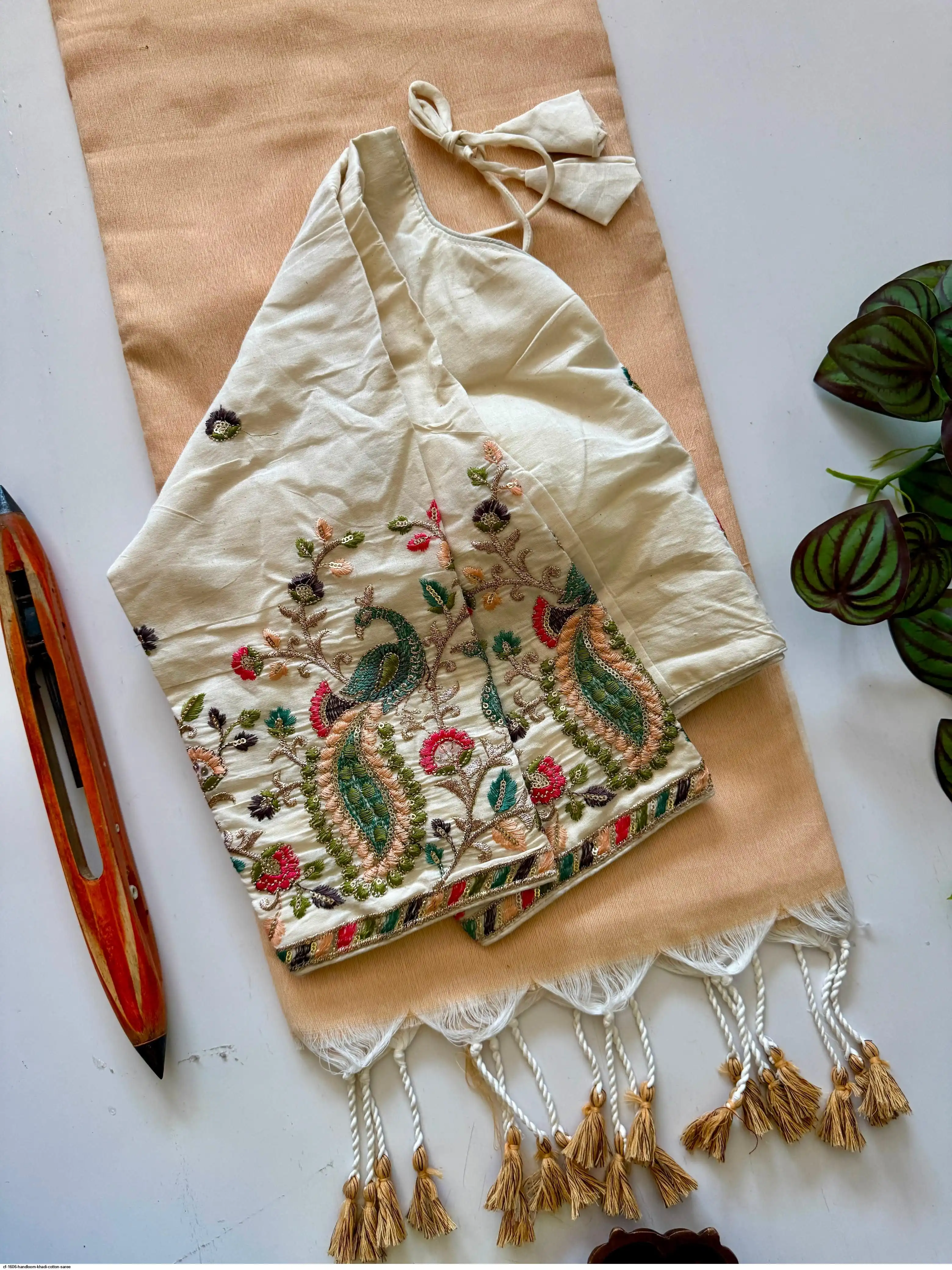 CF 1606 HANDLOOM KHADI COTTON SAREE 4