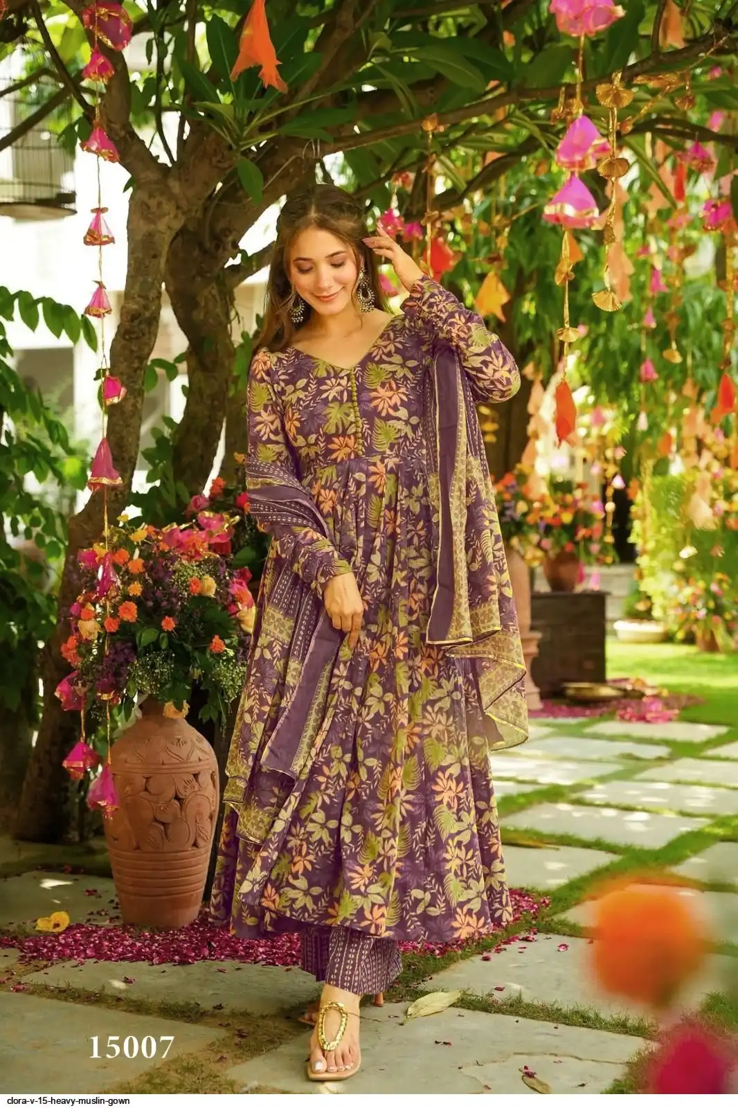 CLORA V 15 HEAVY MUSLIN GOWN 7