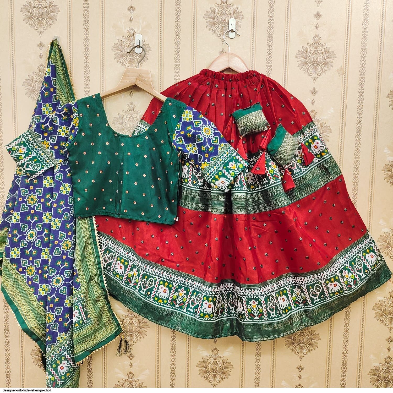 Girls Lehenga Choli 2019: Kids Choli Suits, Buy Kids Lehenga Online | Kids  lehenga, Kids dress collection, Kids blouse designs