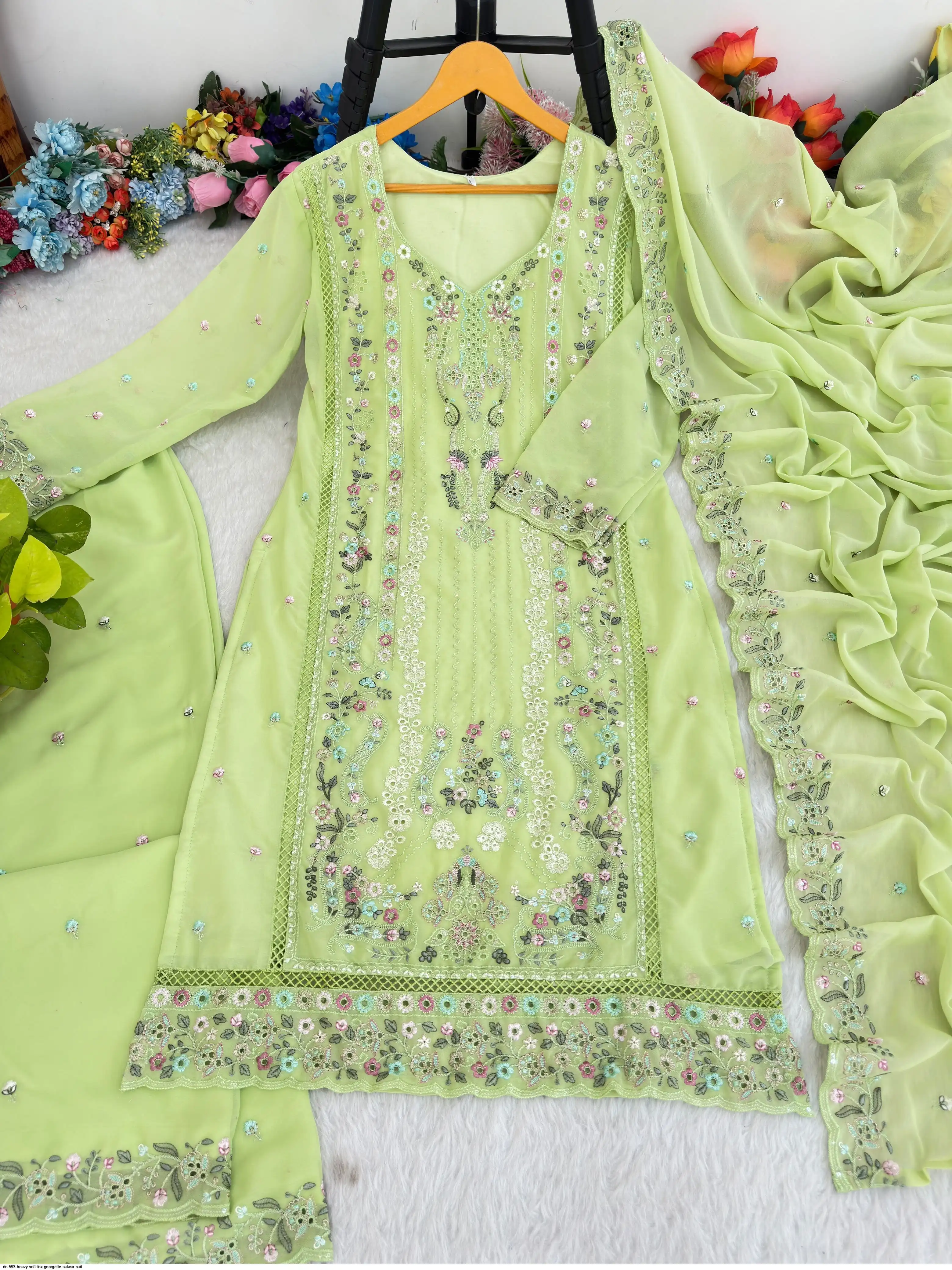 DN 593 HEAVY SOFT FOX GEORGETTE SALWAR SUIT 2