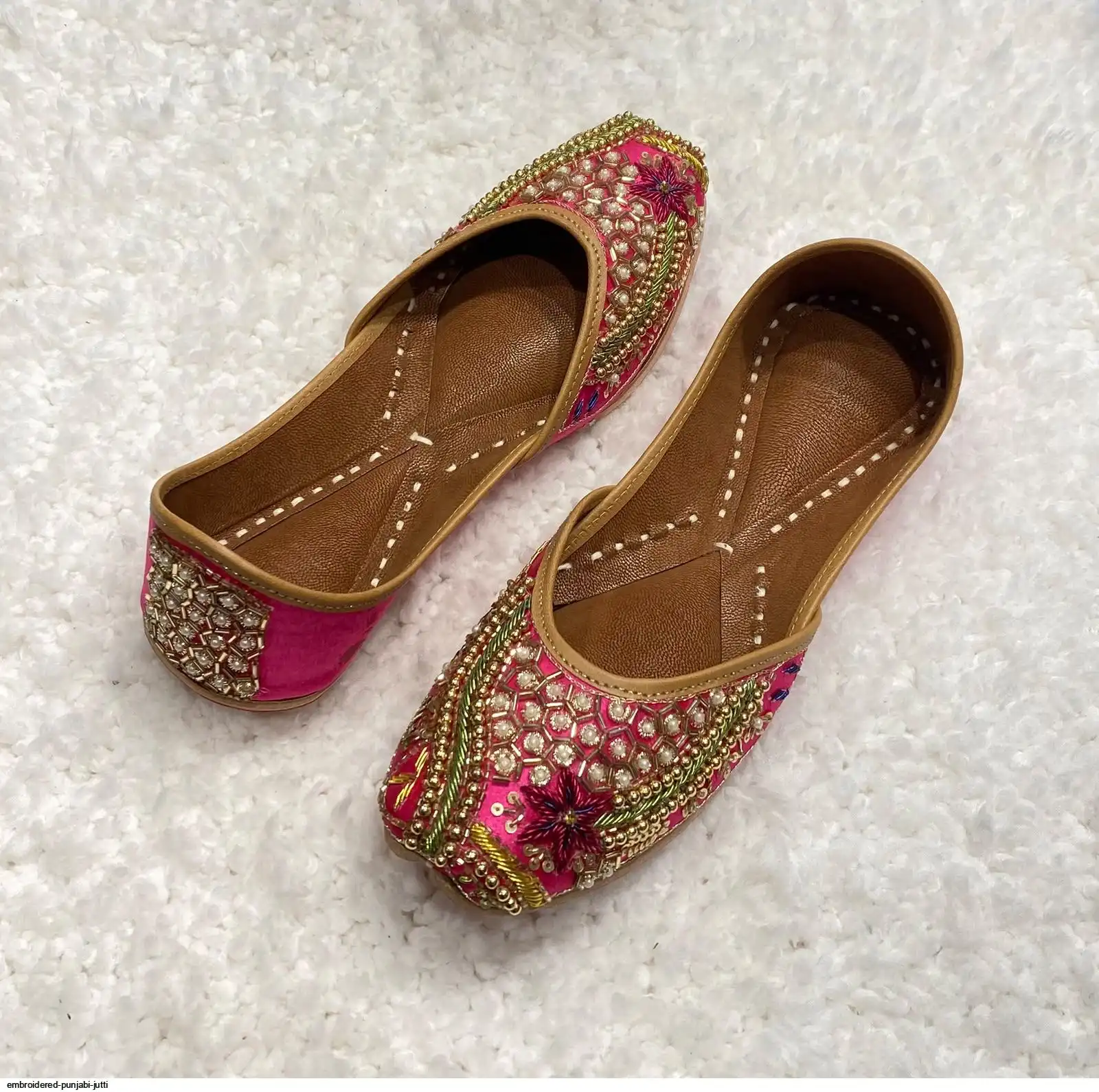 EMBROIDERED PUNJABI JUTTI B