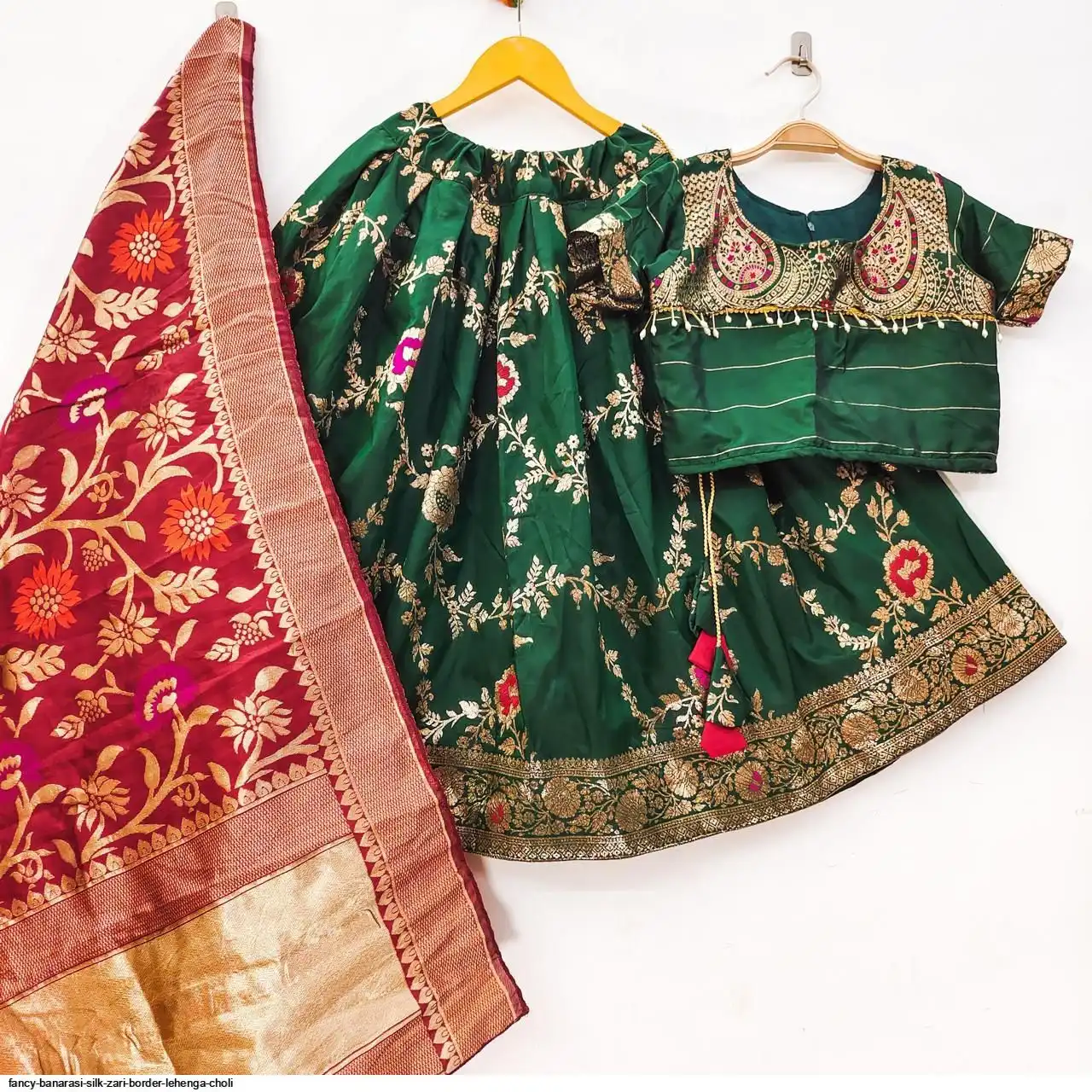 FANCY BANARASI SILK ZARI BORDER LEHENGA CHOLI E