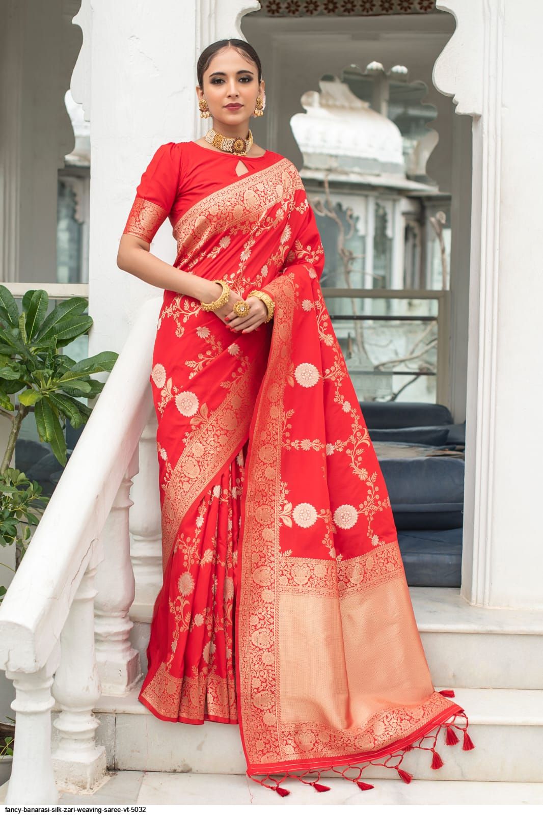 13 Gorgeous Bengali Bridal Banarasi Saree Designs For 2022