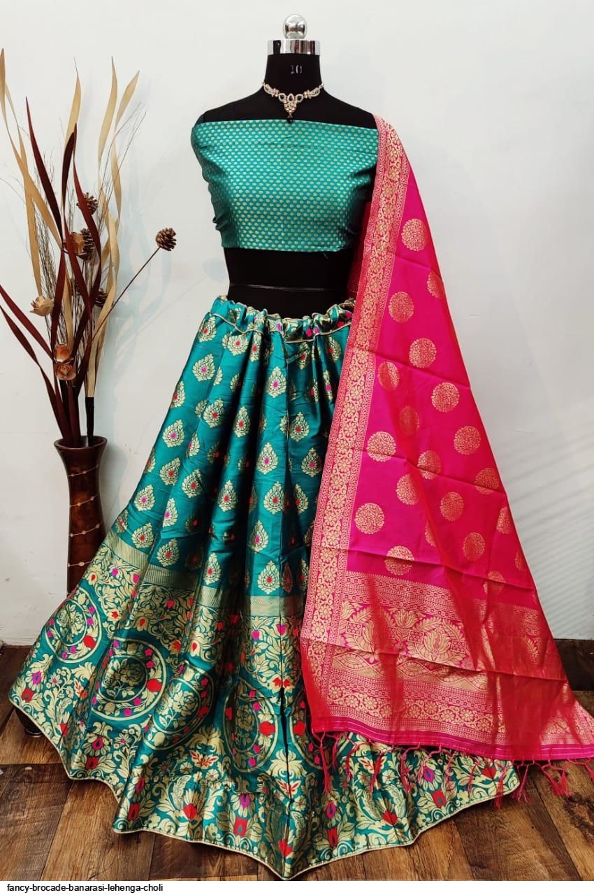 Buy online Banarasi Lehenga Choli With Dupatta Set from ethnic wear for  Women by Momina Fashion for ₹1399 at 77% off | 2024 Limeroad.com