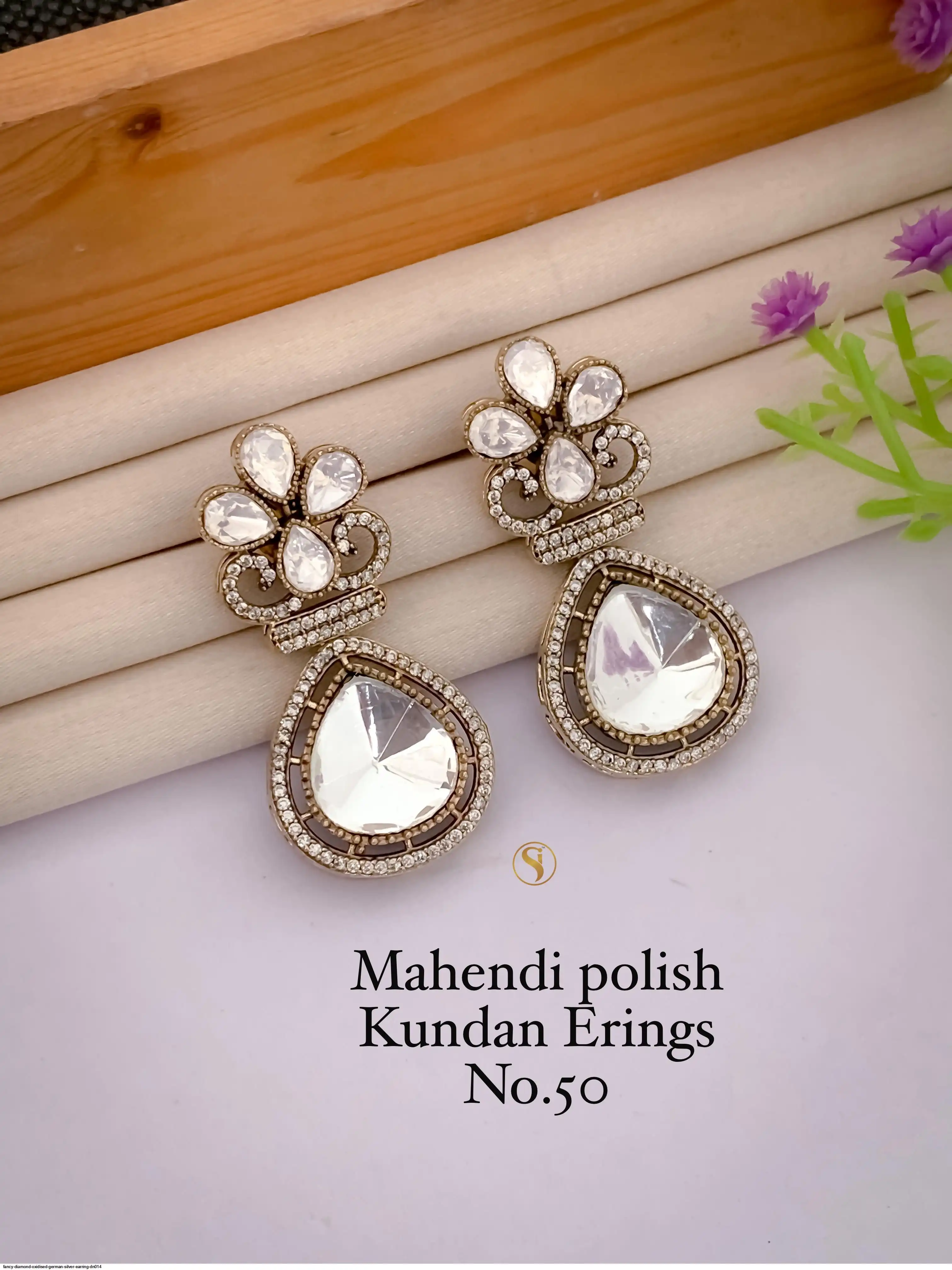 FANCY DIAMOND OXIDISED GERMAN SILVER EARRING DN014