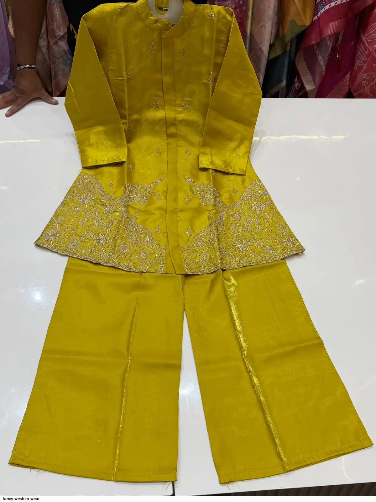 FANCY WESTERN WEAR 4