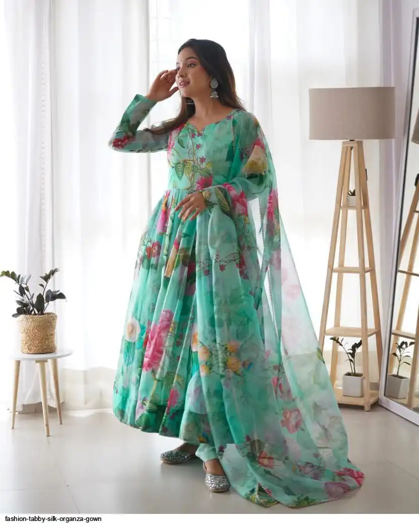 FASHION TABBY SILK ORGANZA GOWN 2