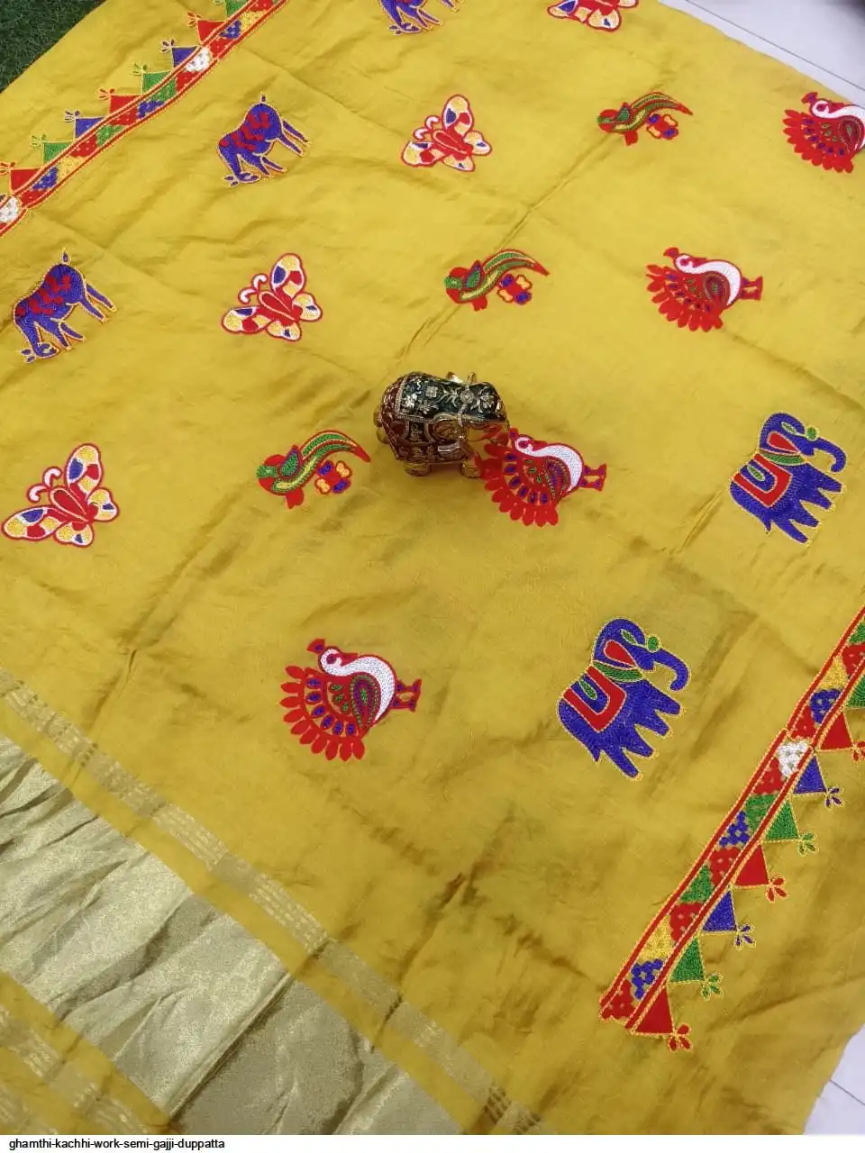 GHAMTHI KACHHI WORK SEMI GAJJI DUPPATTA 4