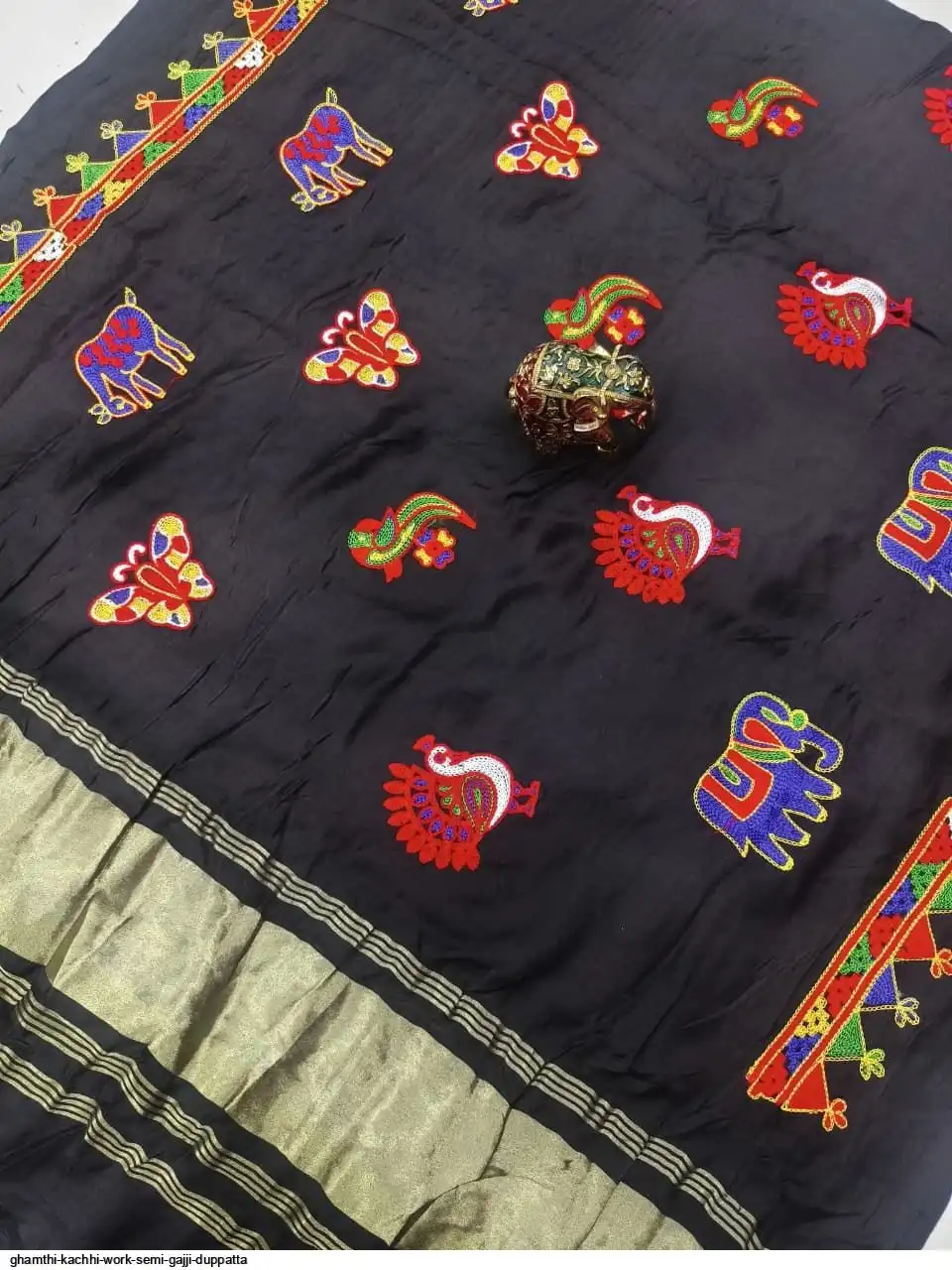 GHAMTHI KACHHI WORK SEMI GAJJI DUPPATTA 3