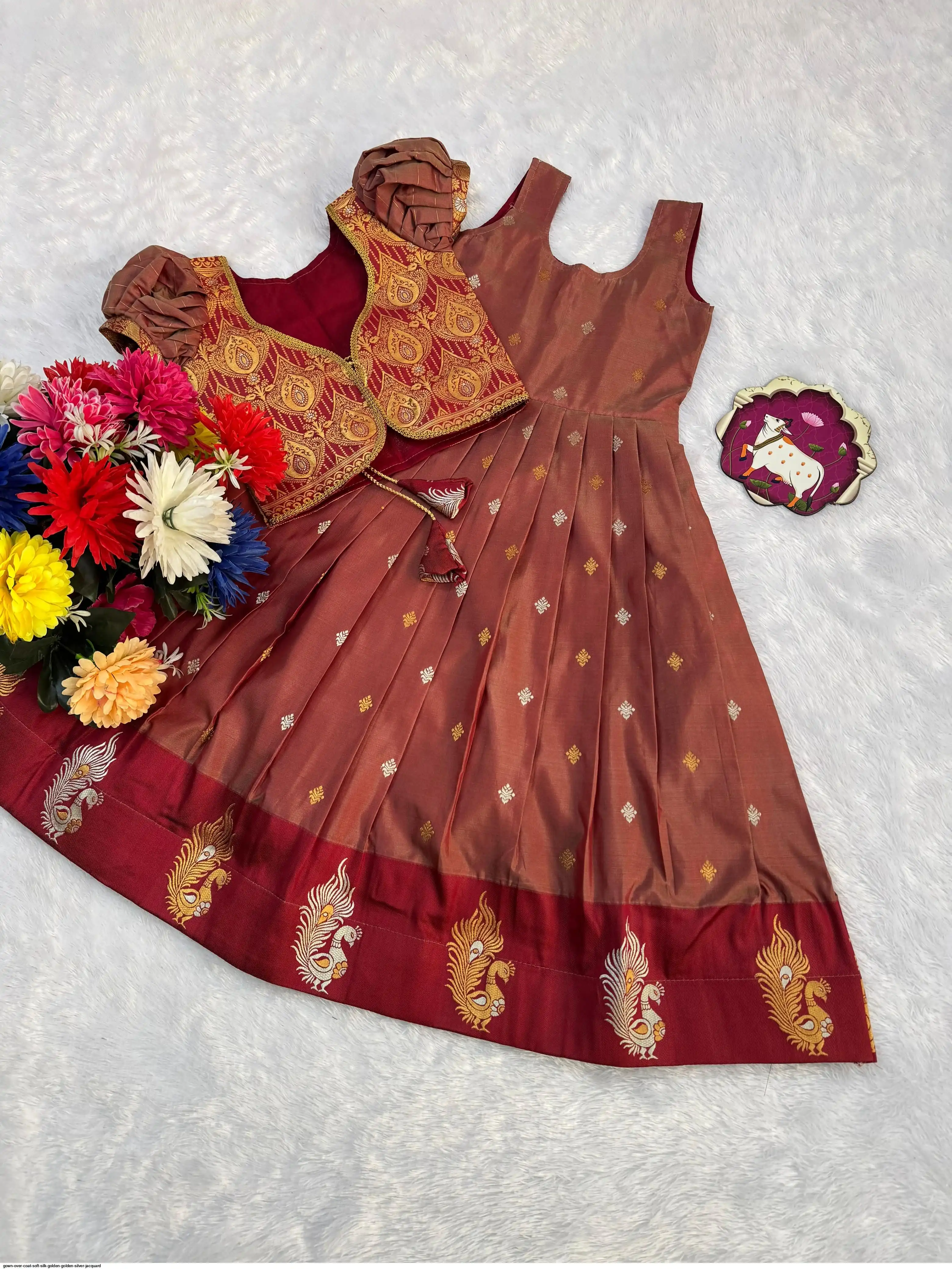 GOWN OVER COAT SOFT SILK GOLDEN GOLDEN SILVER JACQUARD C