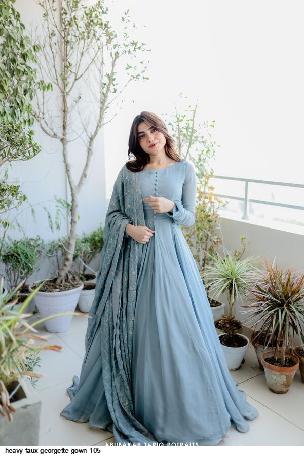 Pandemicinspired Fashion Woman Creates Beautiful Social Distancing  Dress With 6feet Radius  News18