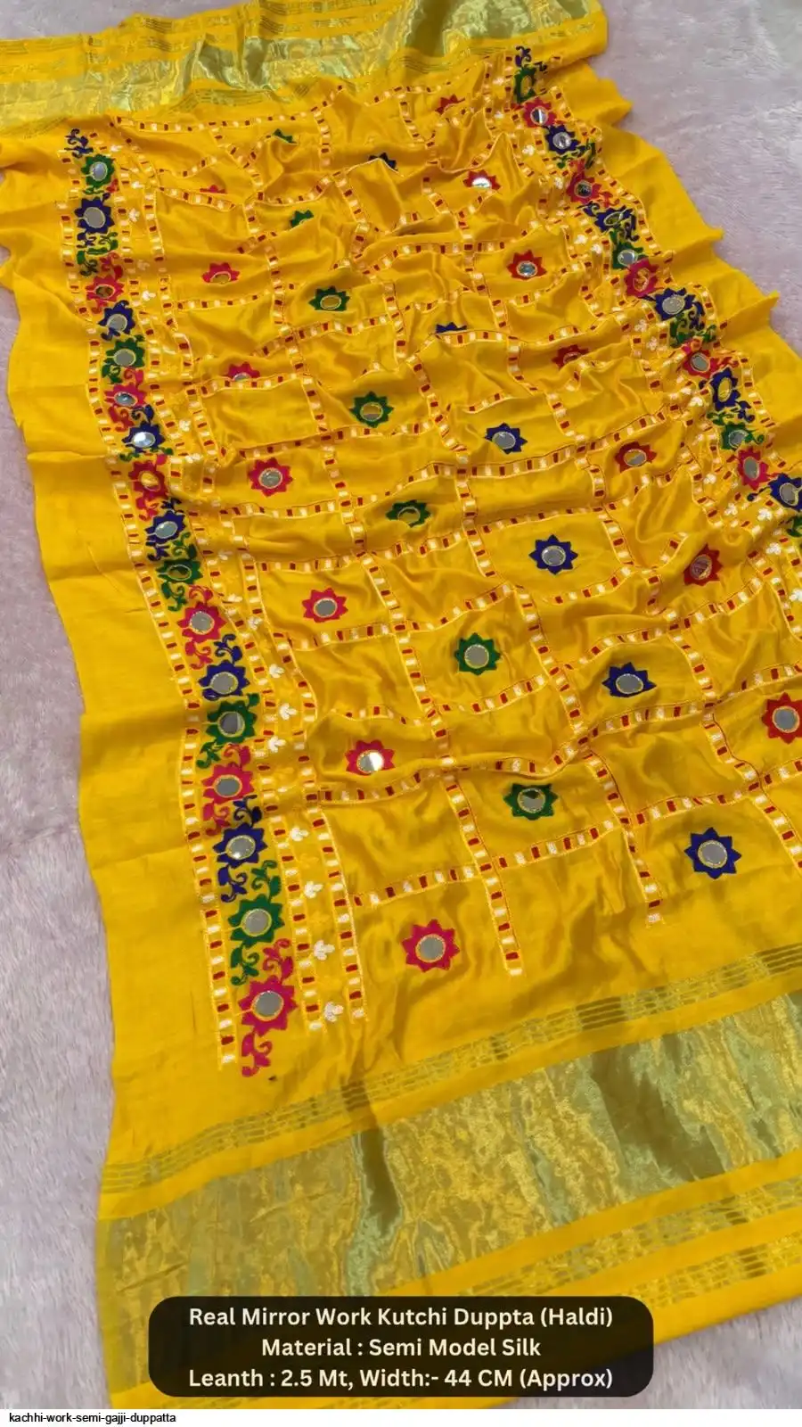 KACHHI WORK SEMI GAJJI DUPPATTA 3