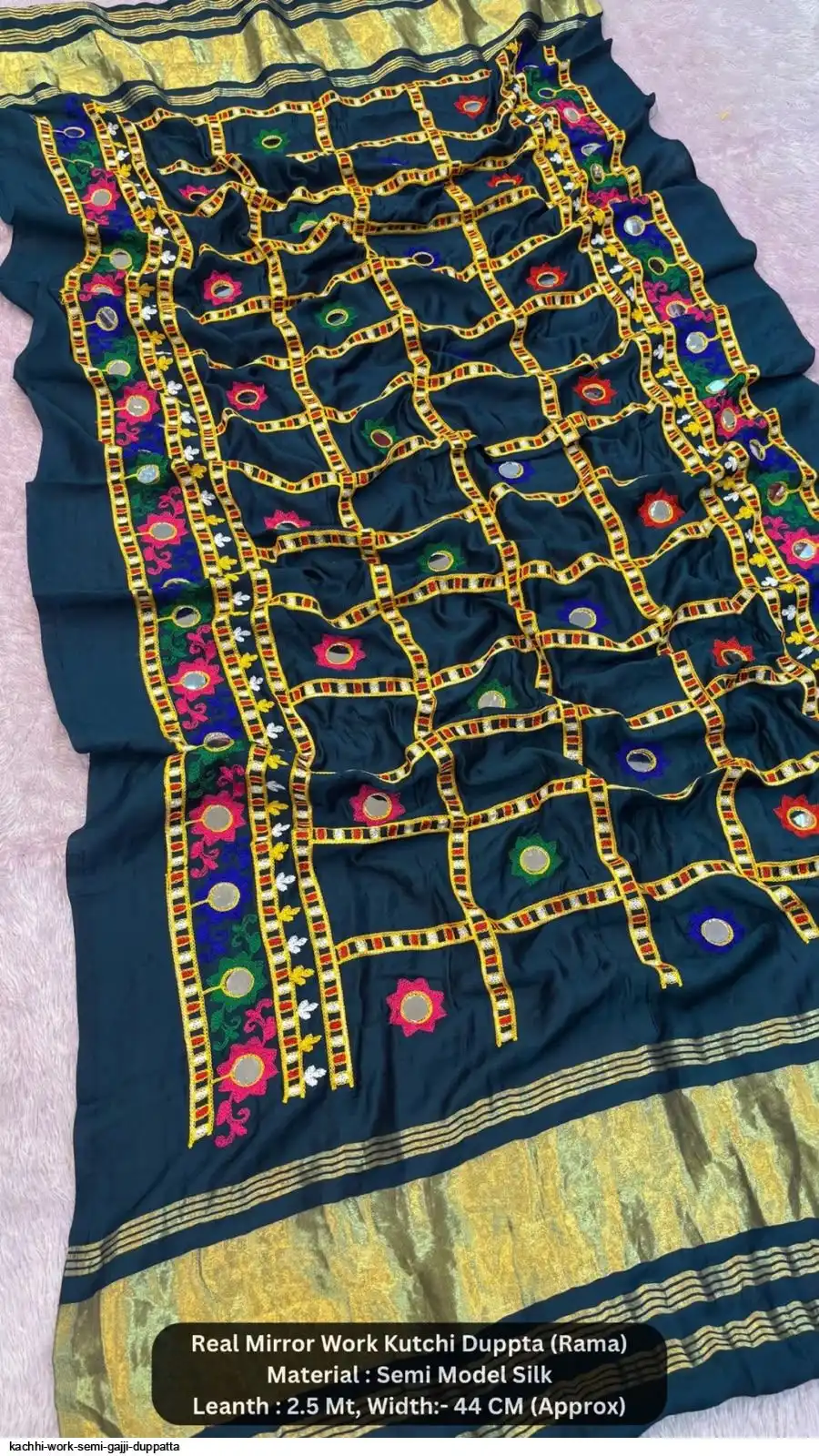 KACHHI WORK SEMI GAJJI DUPPATTA 8