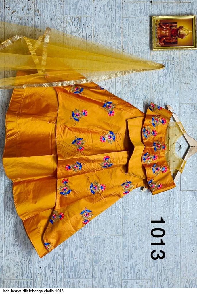 Indian Traditional Dress for Baby Girl Kids Lehenga Choli / 4 Year to 10  Years Girls Wedding Wear / Silk Fabric/ Ethnic Wear Clothing Gift - Etsy  Denmark
