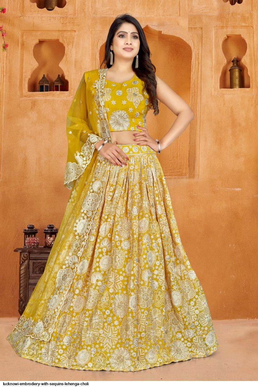 Lakhnavi lehenga choli | Lehenga designs latest, Lehenga designs simple,  Choli designs