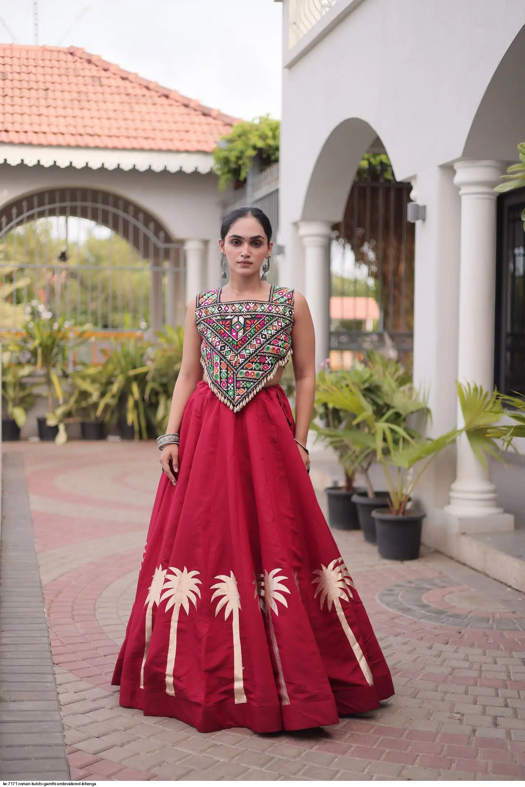 LW 7171 ROMAN KUTCHI GAMTHI EMBROIDERED LEHENGA 2
