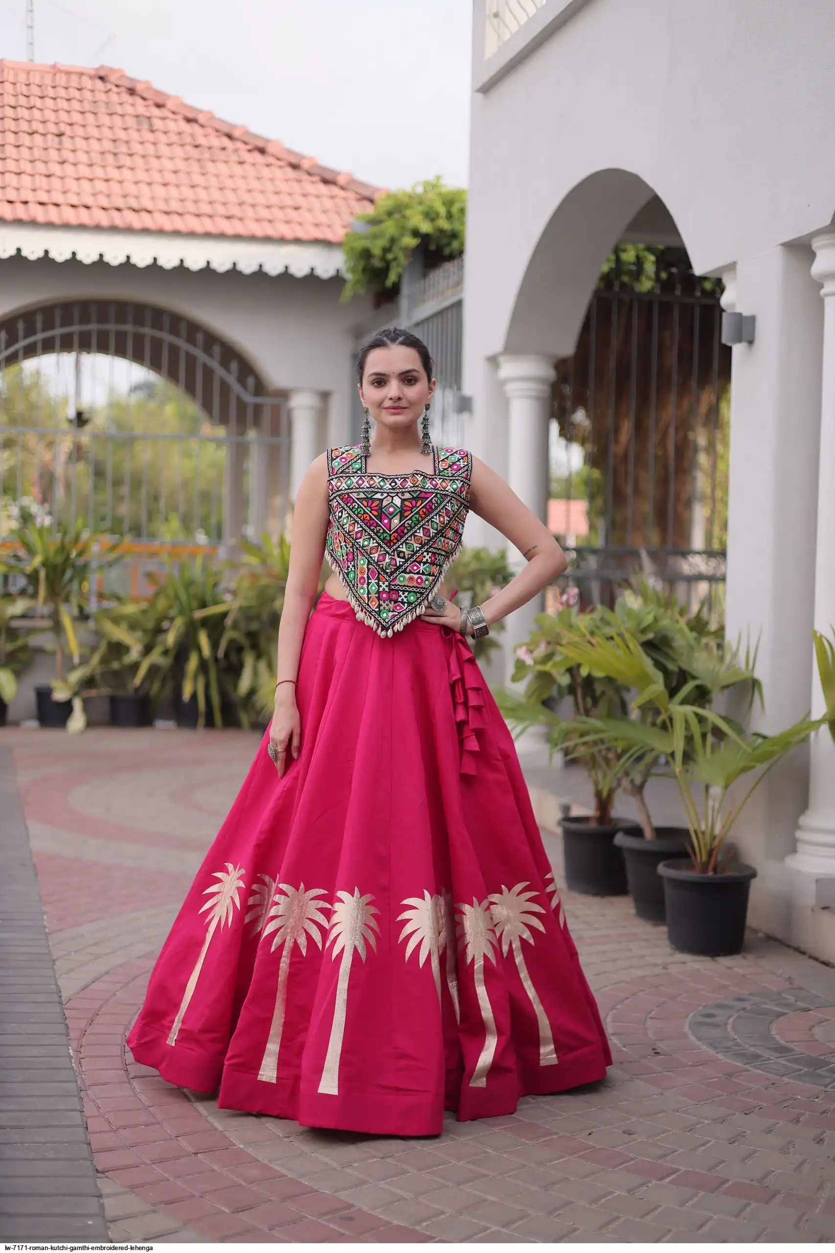 LW 7171 ROMAN KUTCHI GAMTHI EMBROIDERED LEHENGA 3