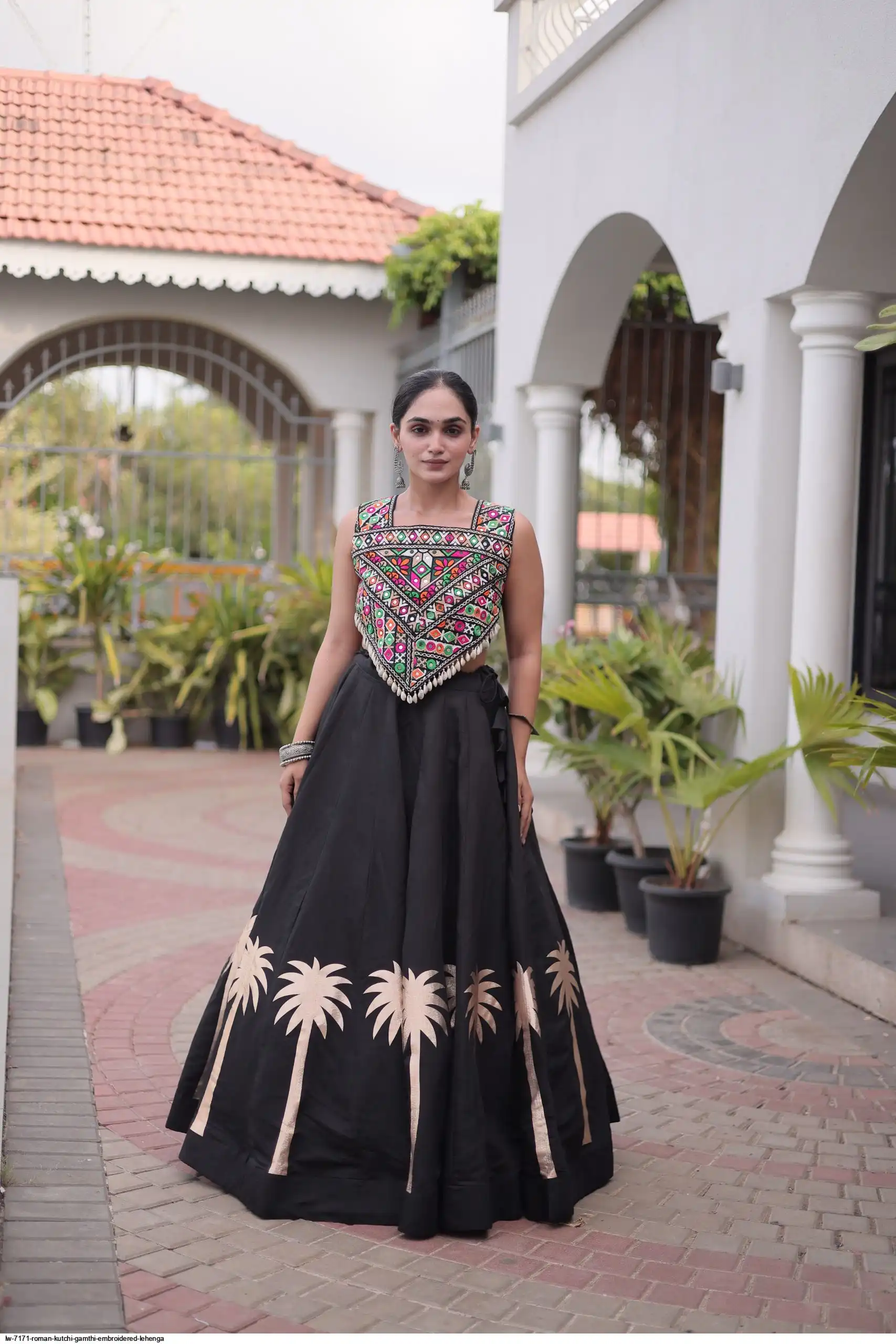 LW 7171 ROMAN KUTCHI GAMTHI EMBROIDERED LEHENGA 6
