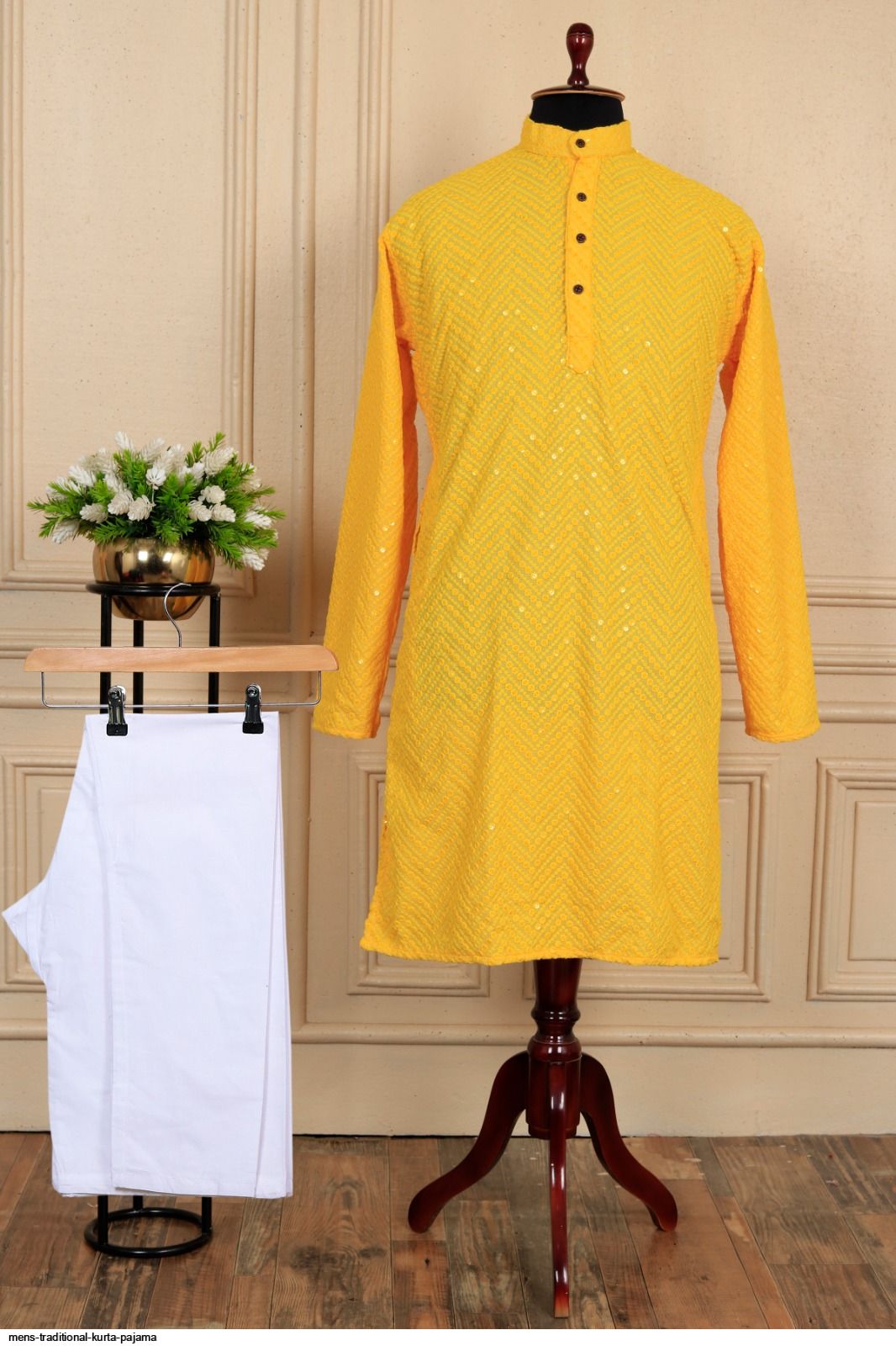 MENS TRADITIONAL KURTA PAJAMA