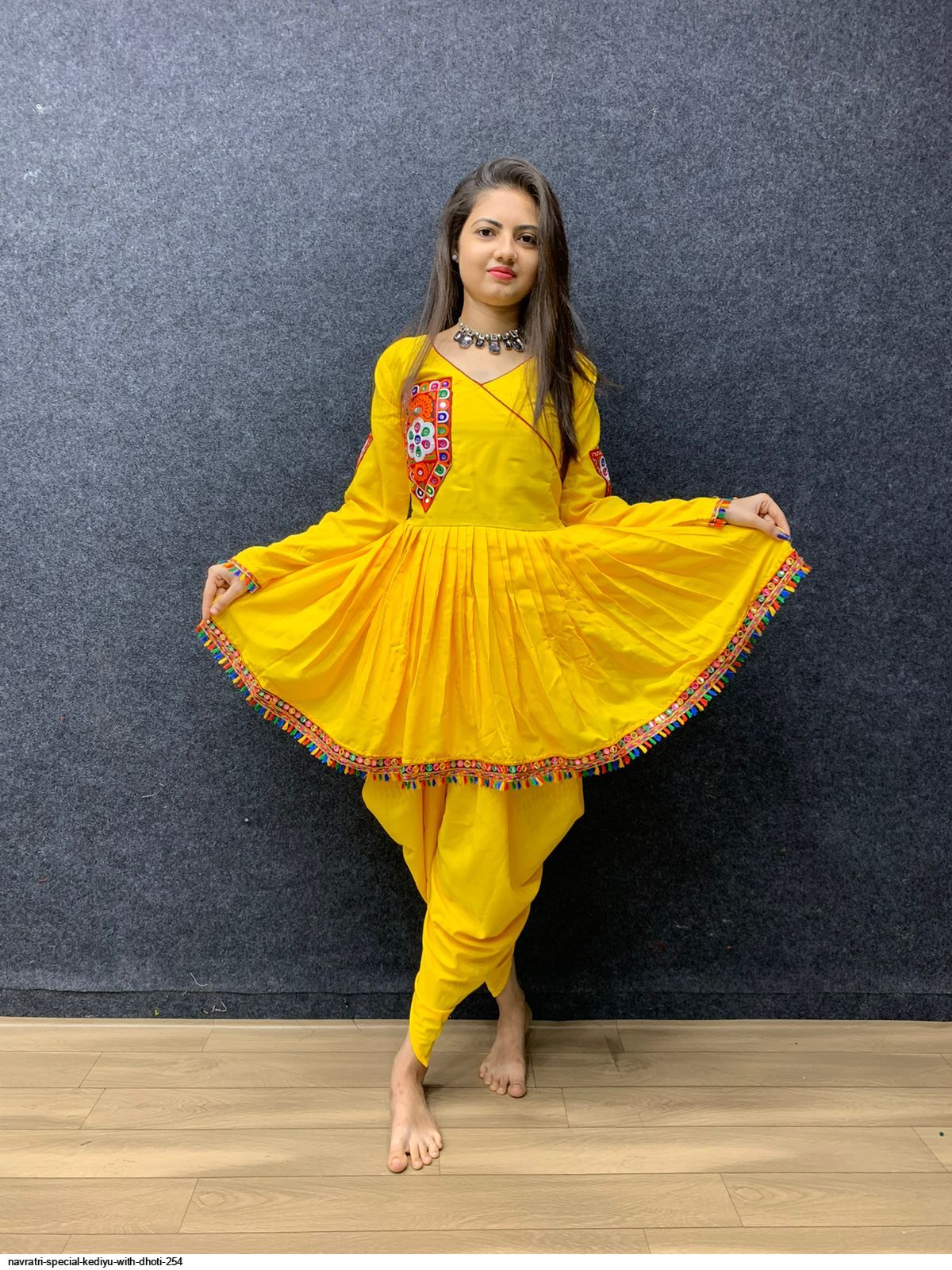 Traditional Gujarati Dresses - Chorno & Chaniya Choli - Holidify