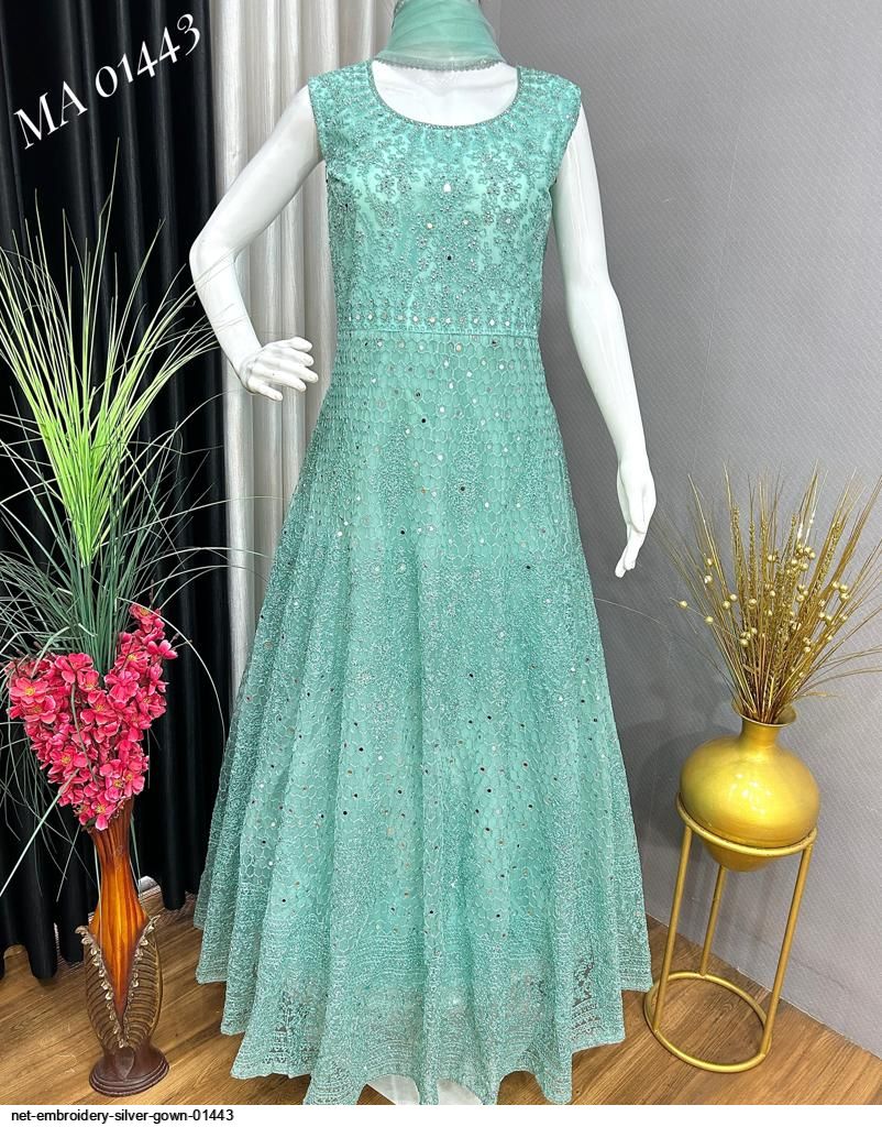 Western Party Ladies Gown at Rs 1899 in Surat | ID: 14560636530