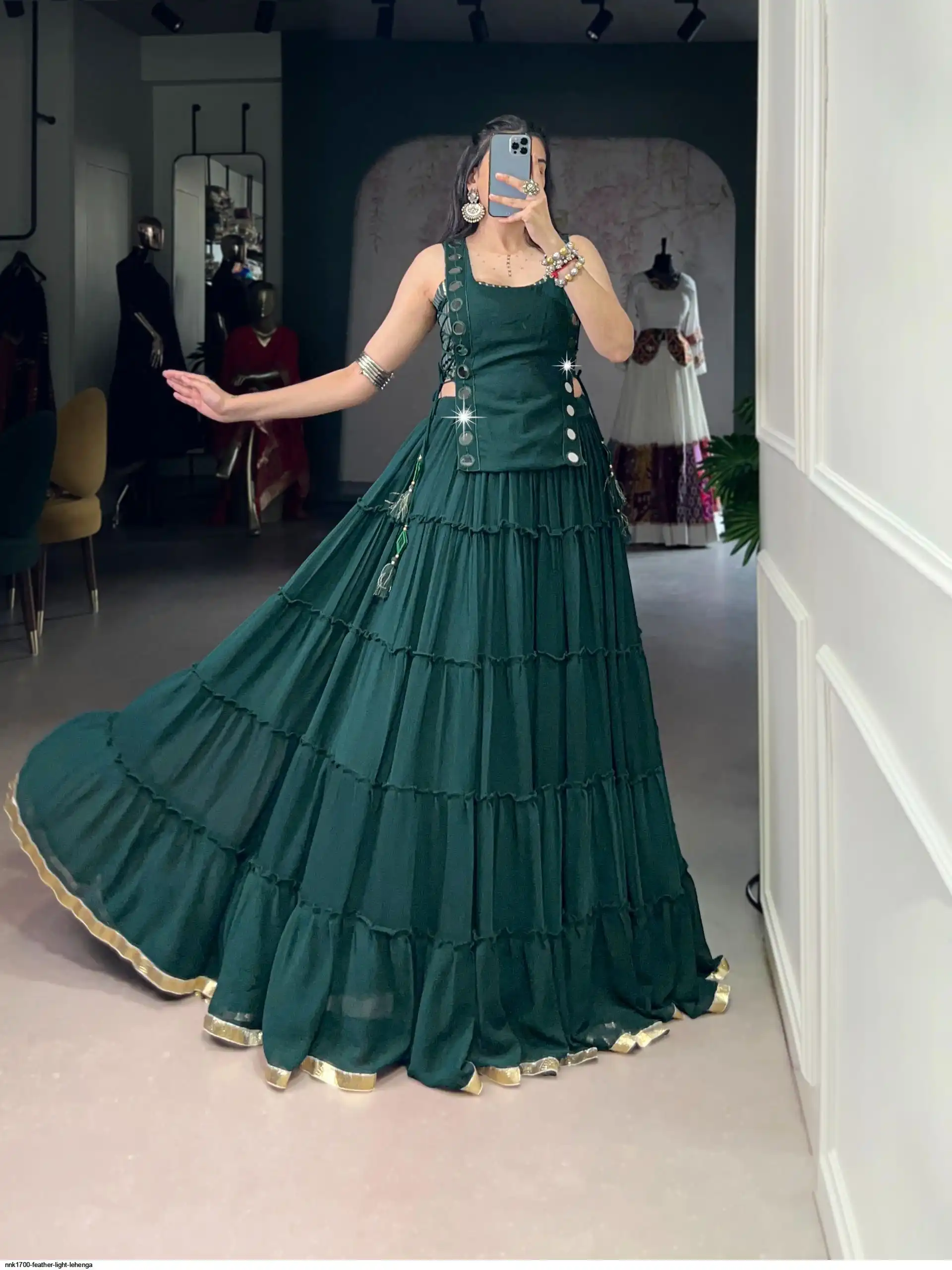 NNK1700 FEATHER LIGHT LEHENGA 1