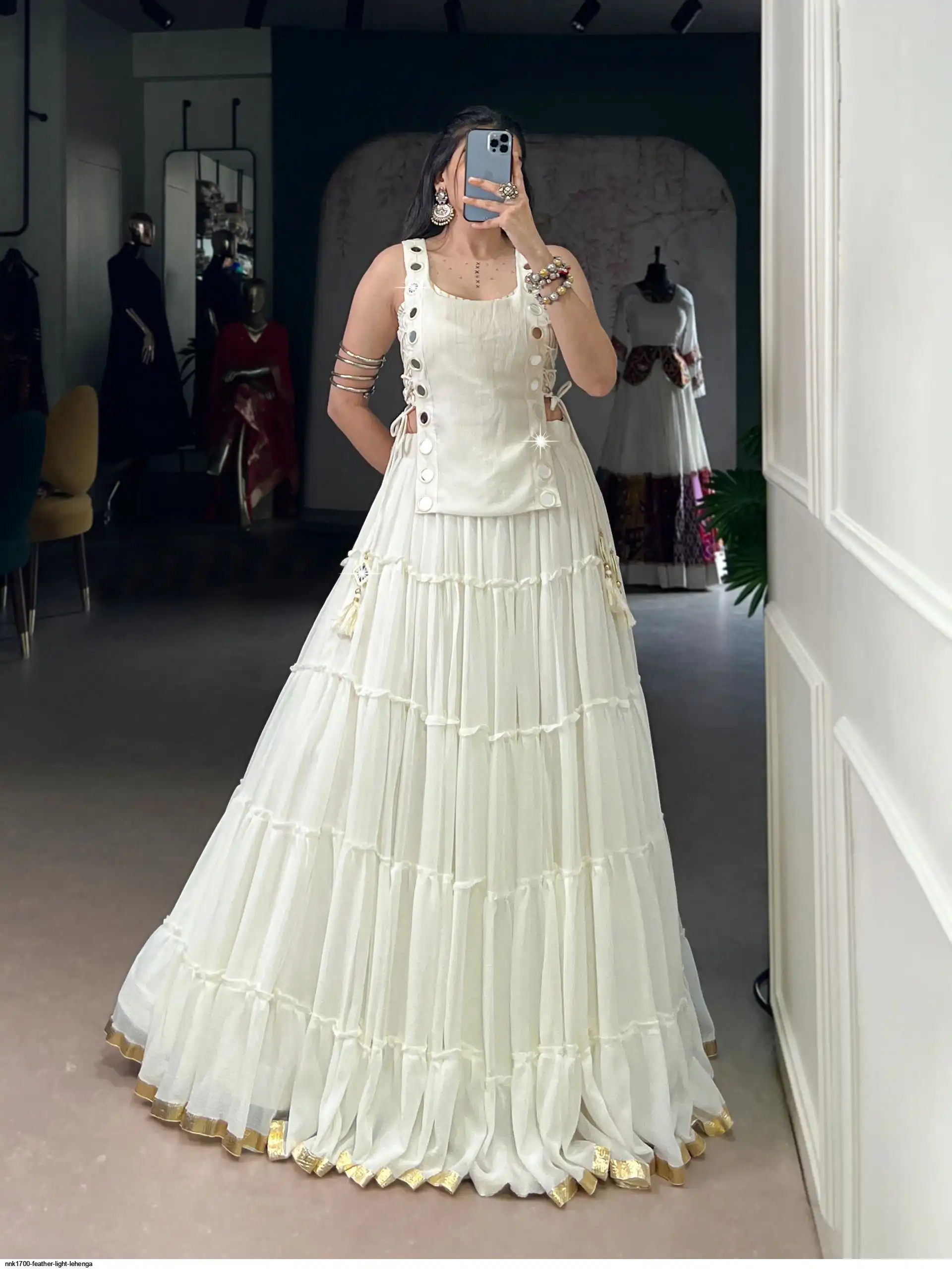 NNK1700 FEATHER LIGHT LEHENGA 3
