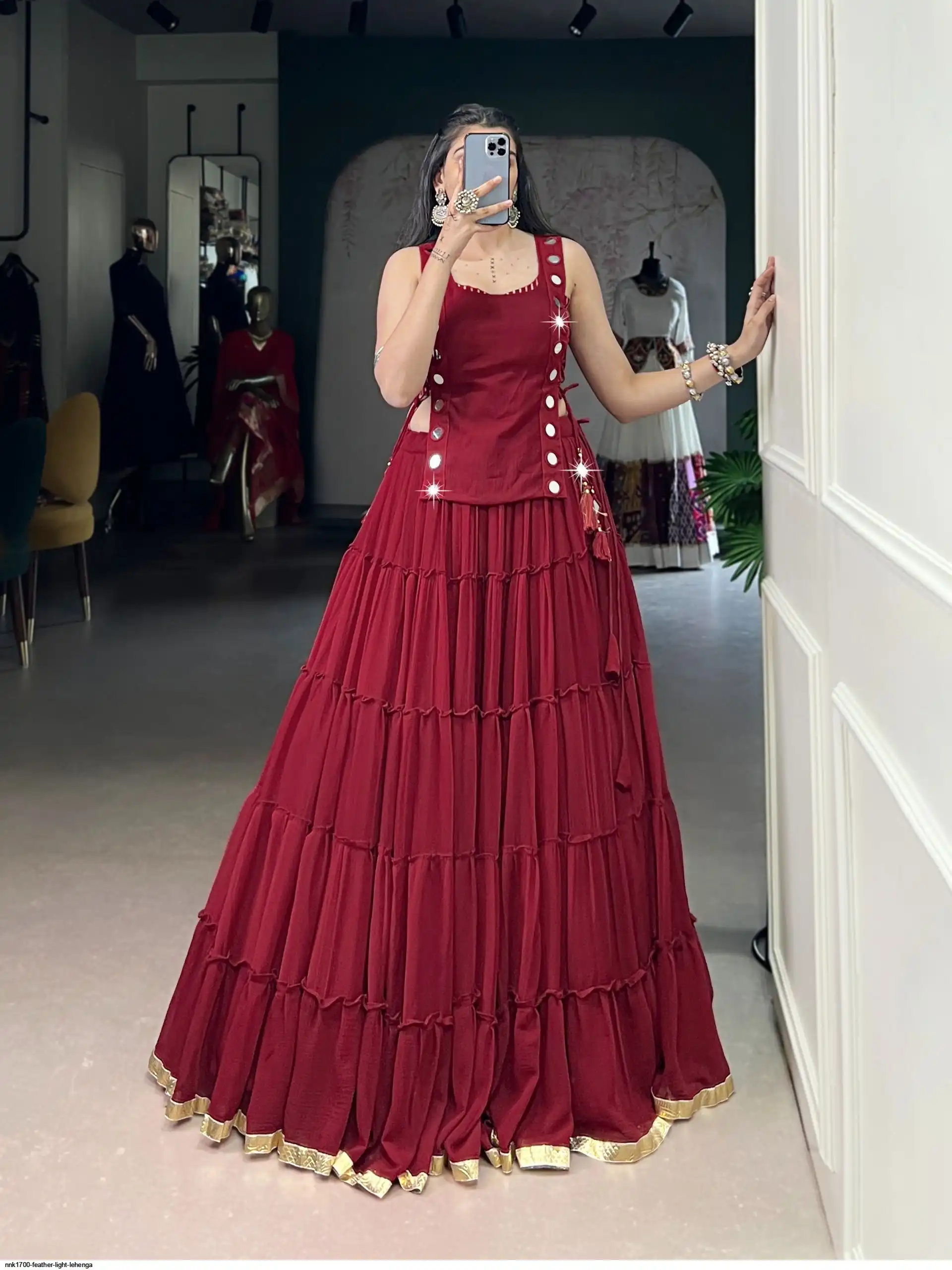 NNK1700 FEATHER LIGHT LEHENGA 2