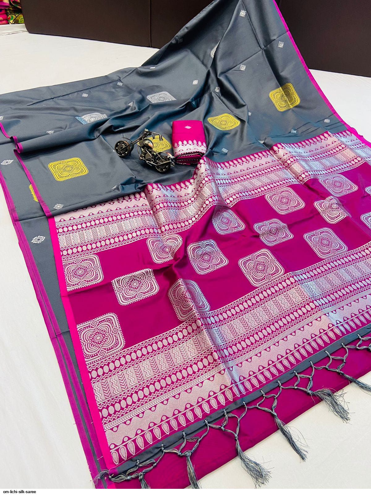 OM LICHI SILK SAREE E