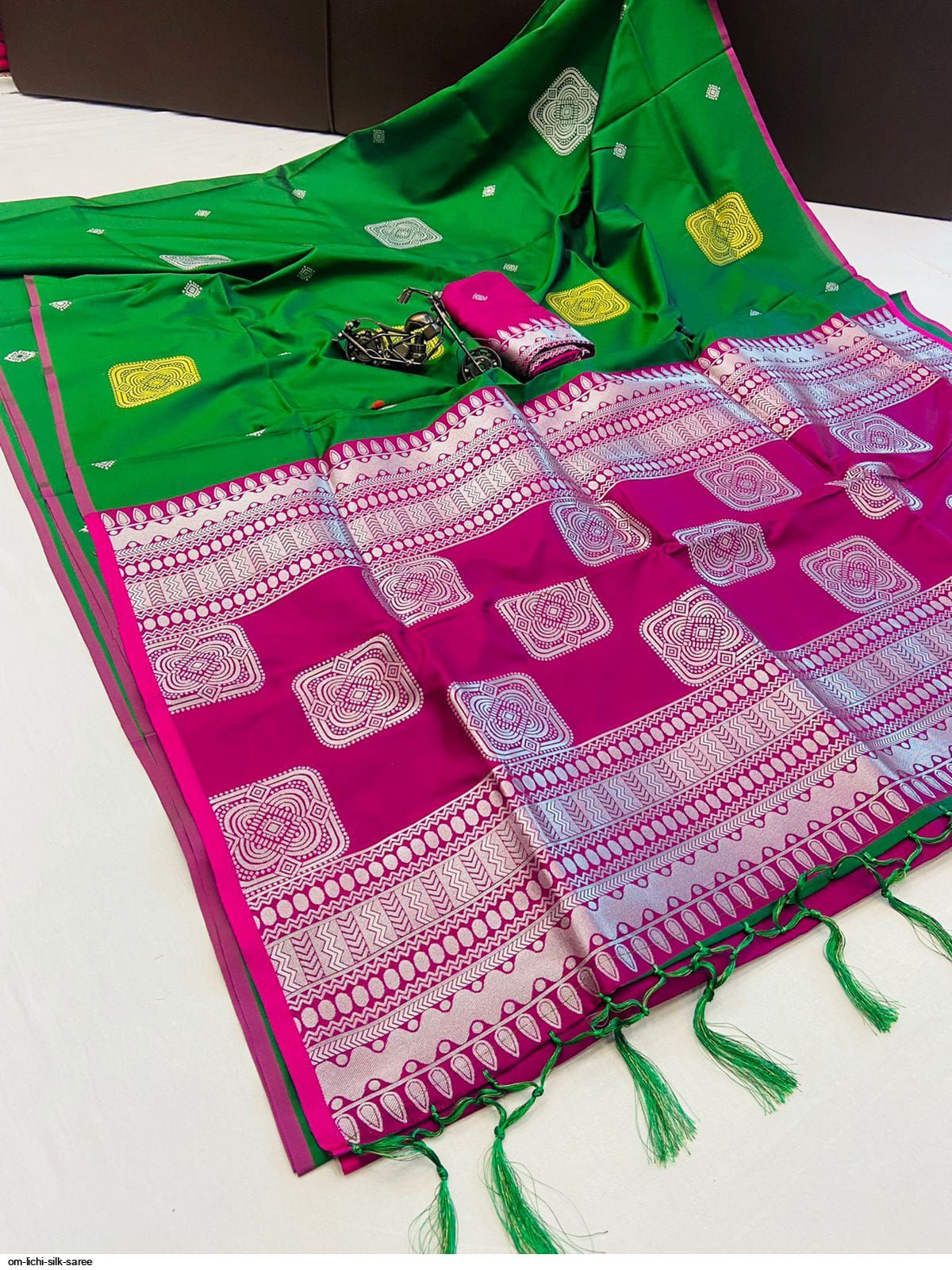 OM LICHI SILK SAREE A