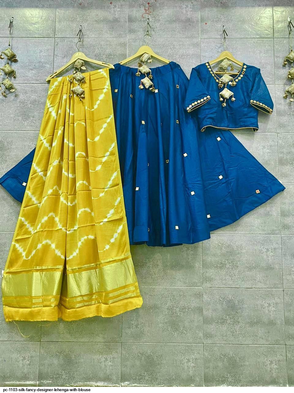 Lehenga Choli (लहंगा चोली) - Buy Lehenga Choli Dress Online | Lehenga  Blouse Designs