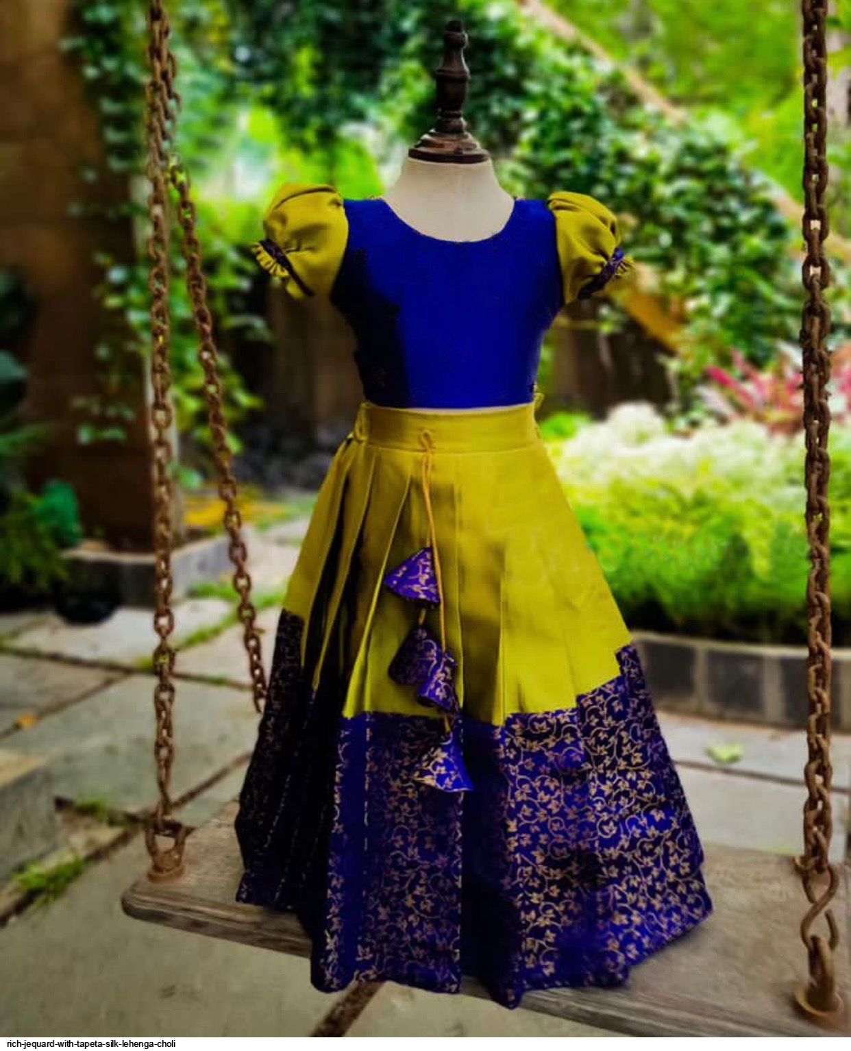 Tapeta silk hotsell chaniya choli