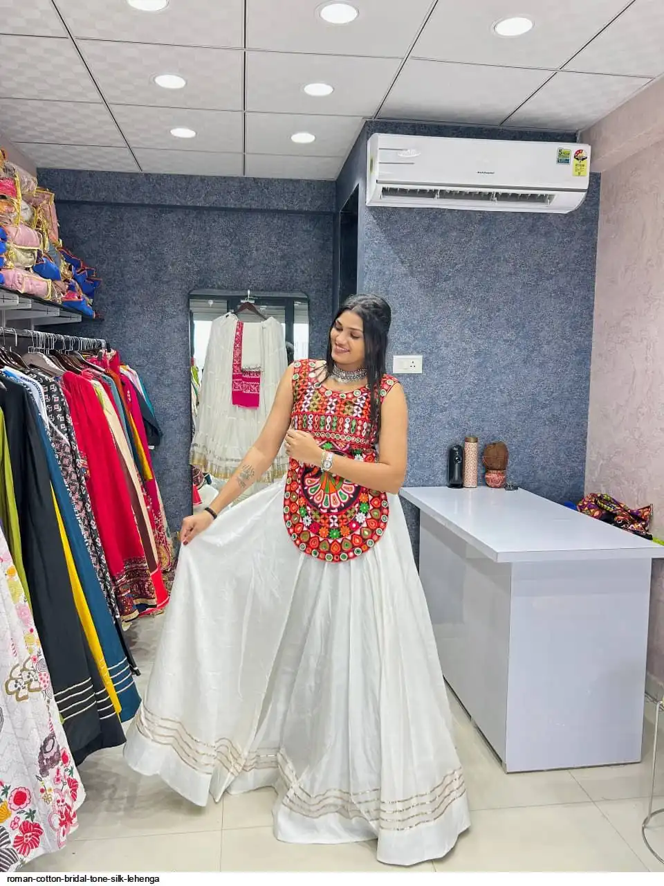 ROMAN COTTON BRIDAL TONE SILK LEHENGA 3