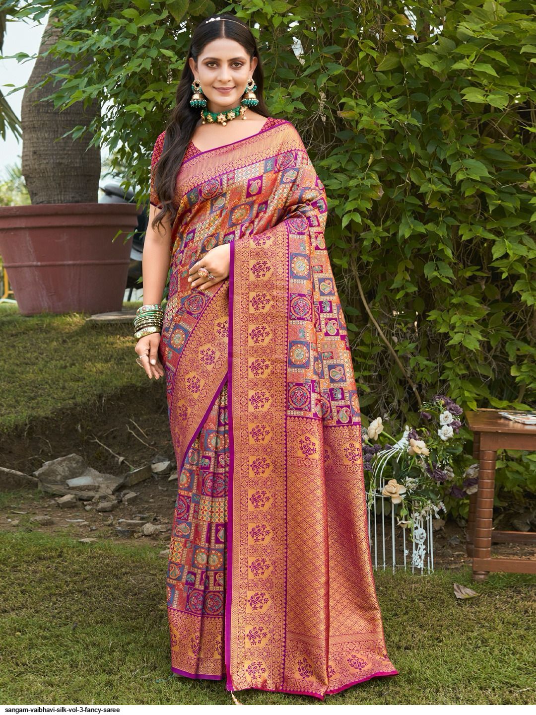 Fancy Silk Sarees For Ladies at Rs.600/Piece in mau offer by Tarique  Handloom Saree