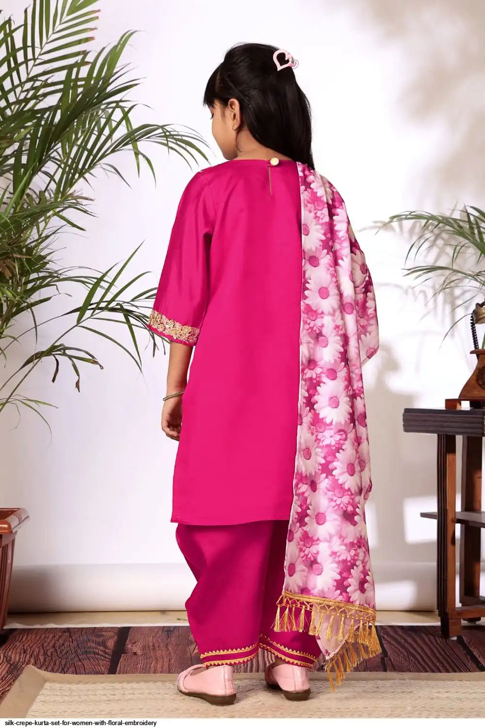 SILK CREPE KURTA SET FOR WOMEN WITH FLORAL EMBROIDERY 3