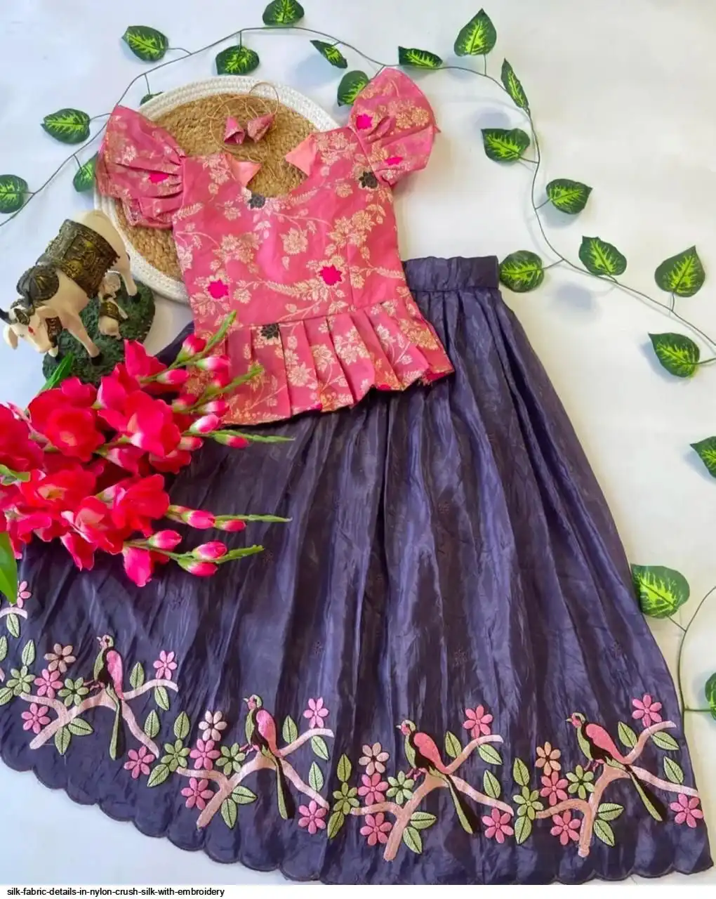 SILK FABRIC DETAILS IN NYLON CRUSH SILK WITH EMBROIDERY 4