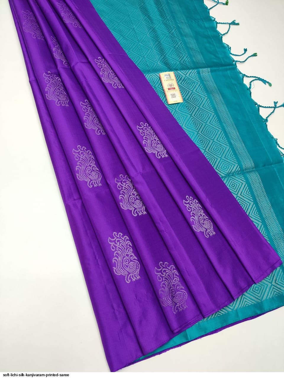 Borderless Sarees in Pure Silk or Blended Silk Options