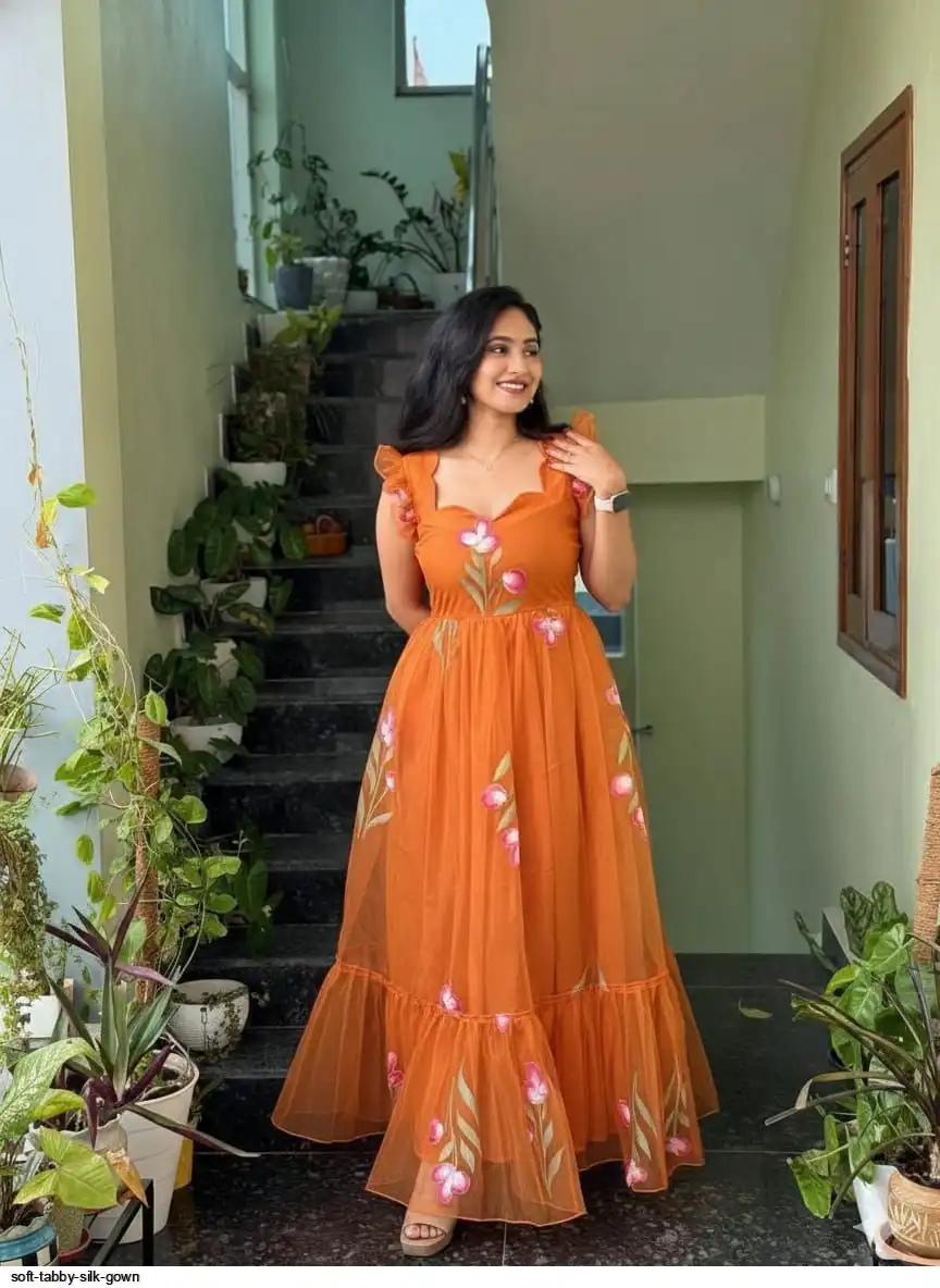 SOFT TABBY SILK GOWN A
