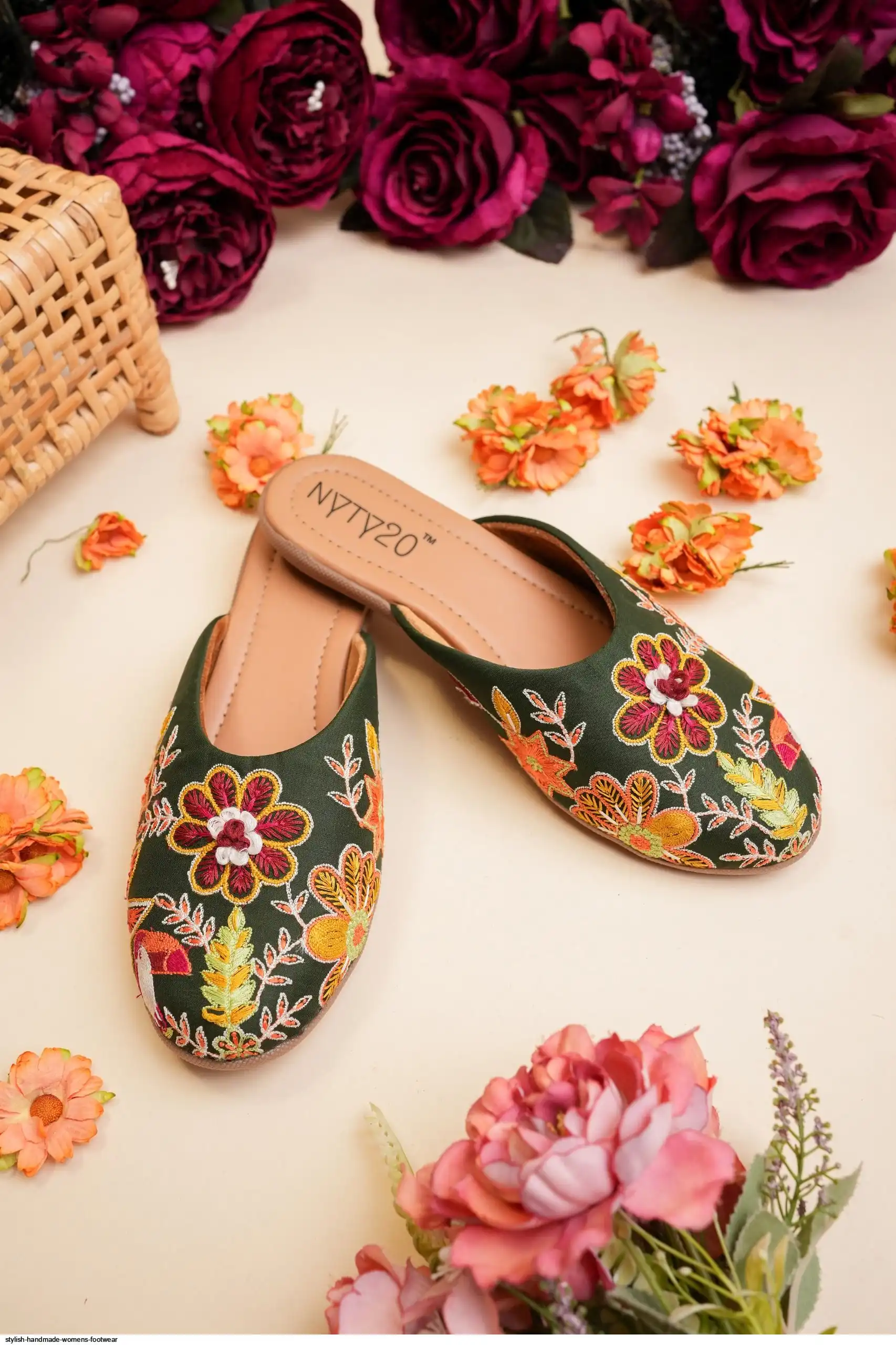 STYLISH HANDMADE WOMENS FOOTWEAR 2