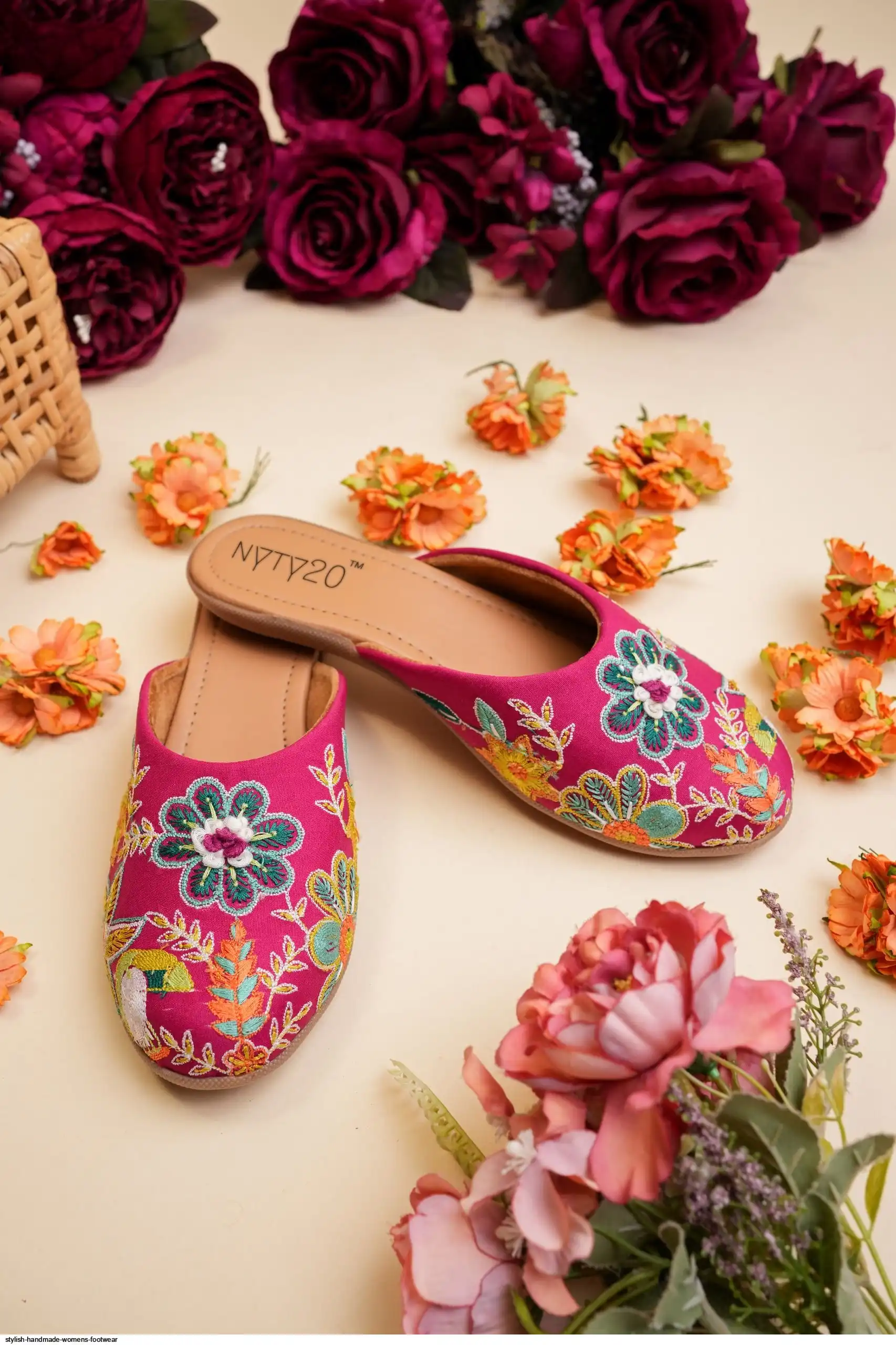 STYLISH HANDMADE WOMENS FOOTWEAR 4