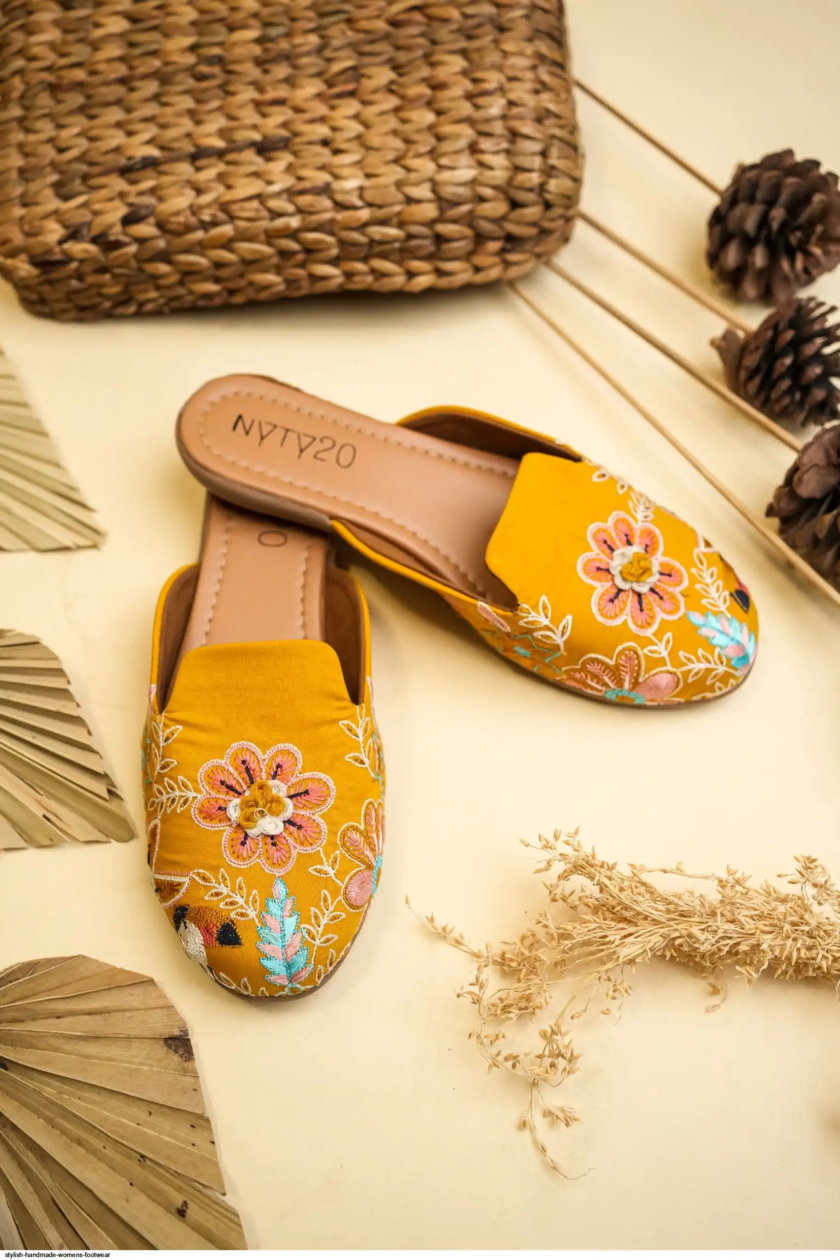 STYLISH HANDMADE WOMENS FOOTWEAR 3