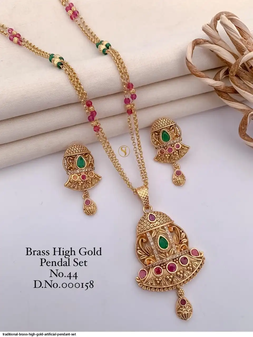 TRADITIONAL BRASS HIGH GOLD ARTIFICIAL PENDANT SET D